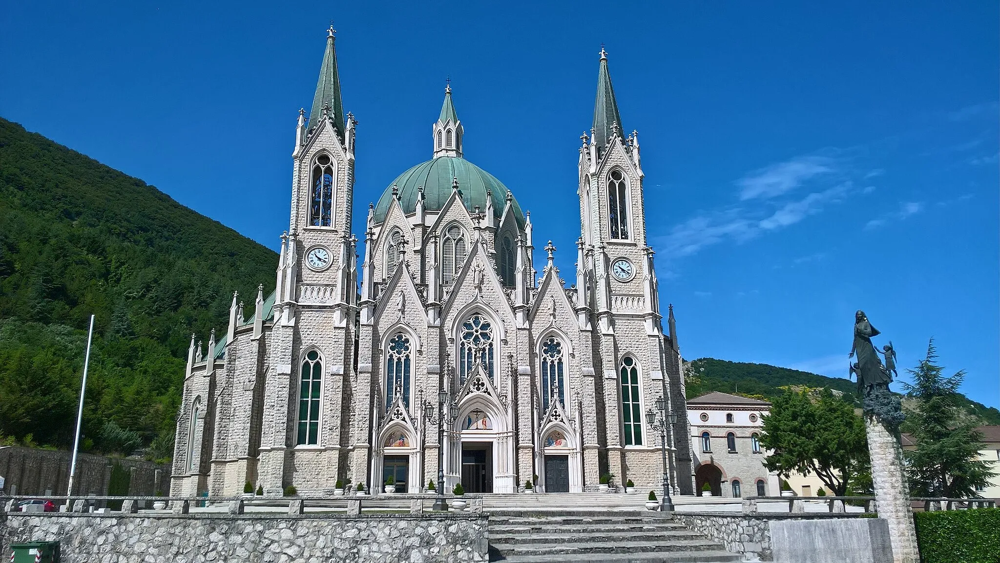 Photo showing: Basilica minore dell'Addolorata