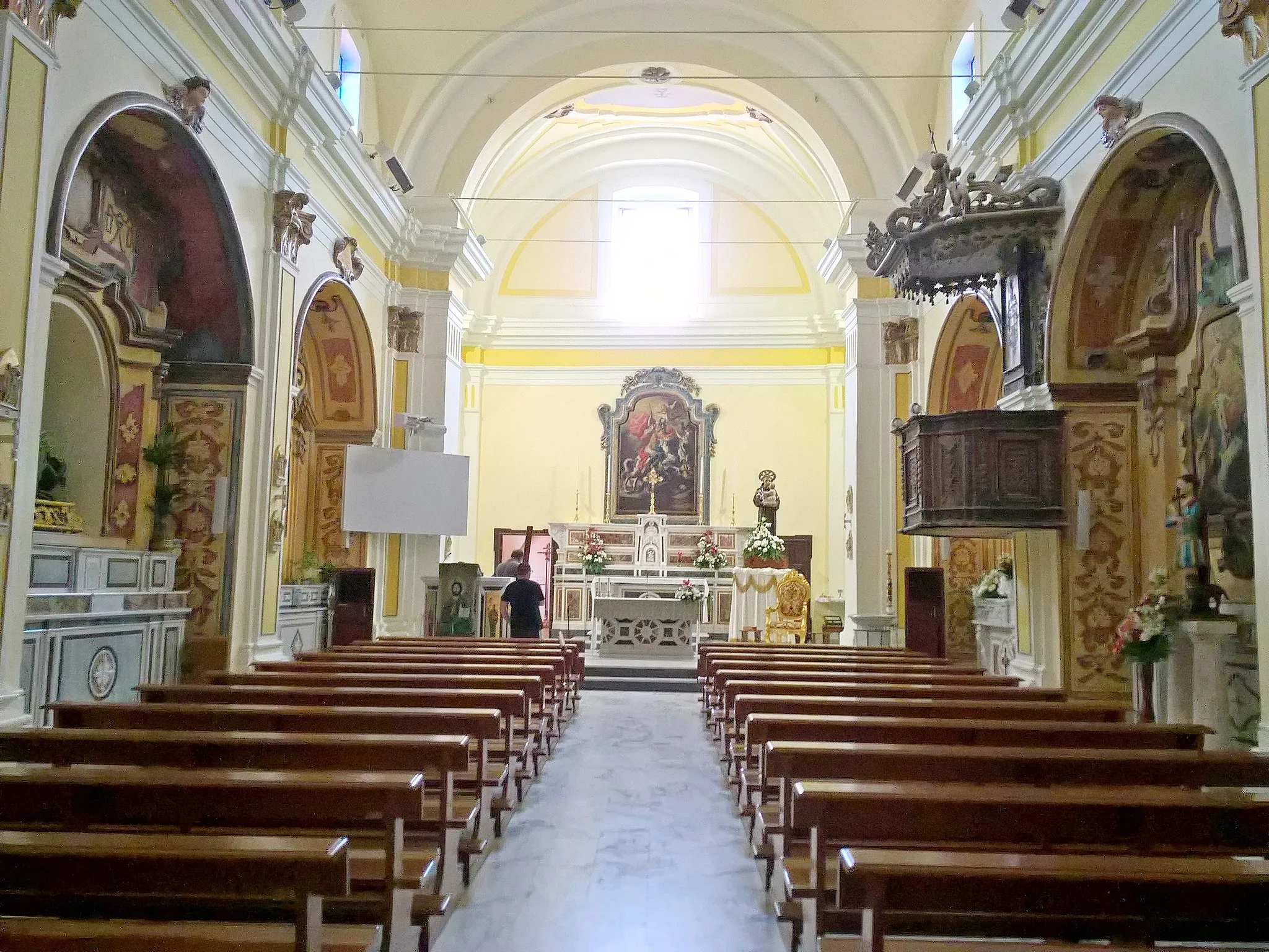 Photo showing: Inside view