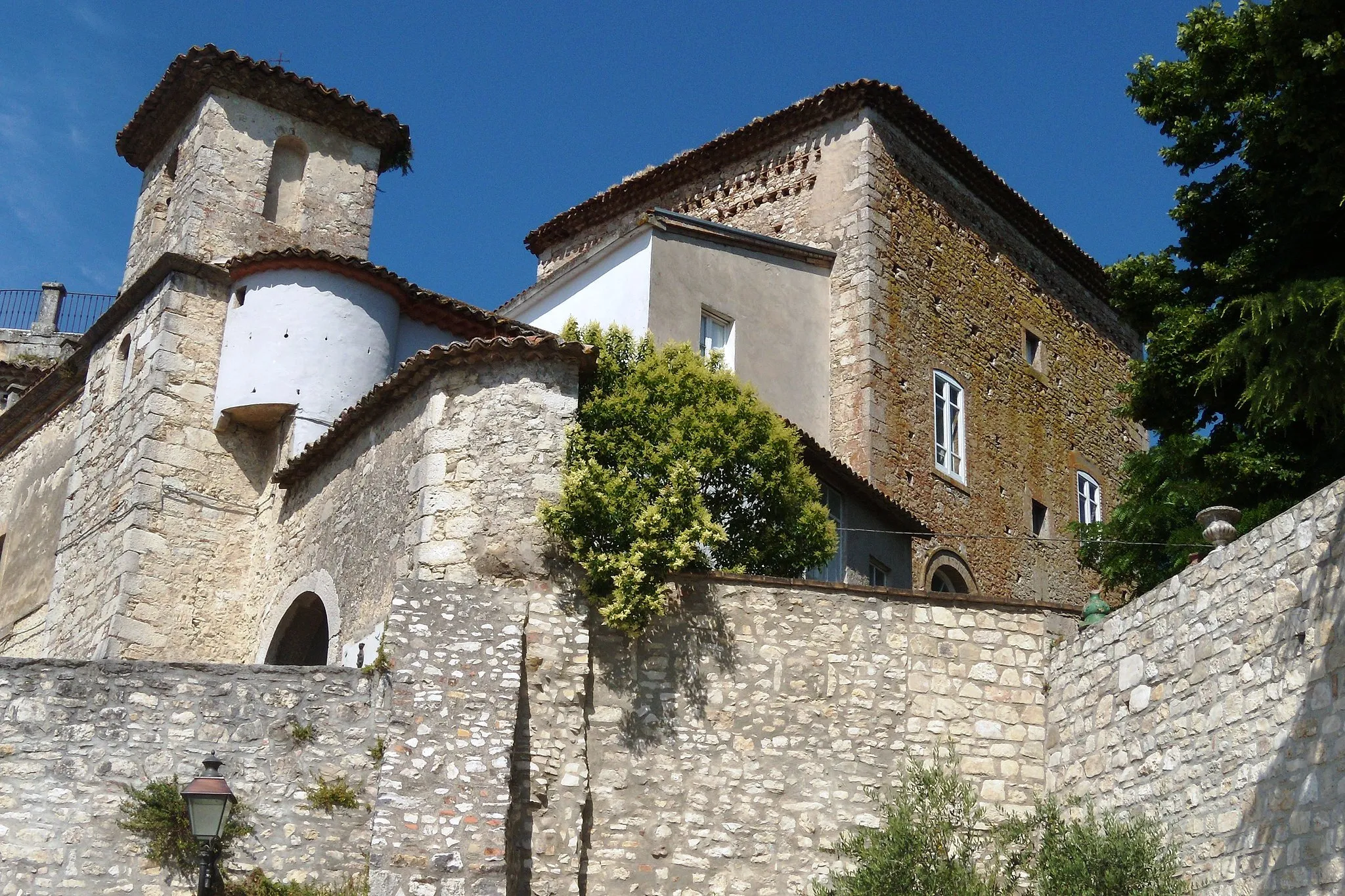 Photo showing: Particolare del castello medievale di Campolattaro (Benevento - Italia).