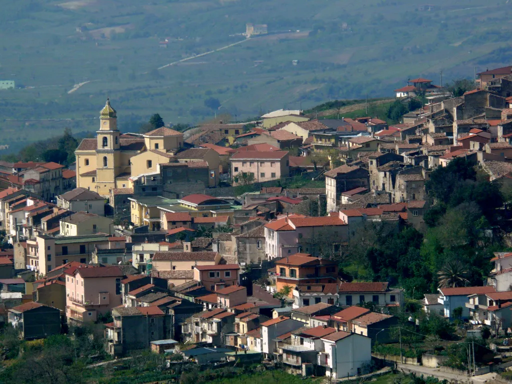 Photo showing: Panoramica di San Lorenzo Maggiore, Benevento, Italy