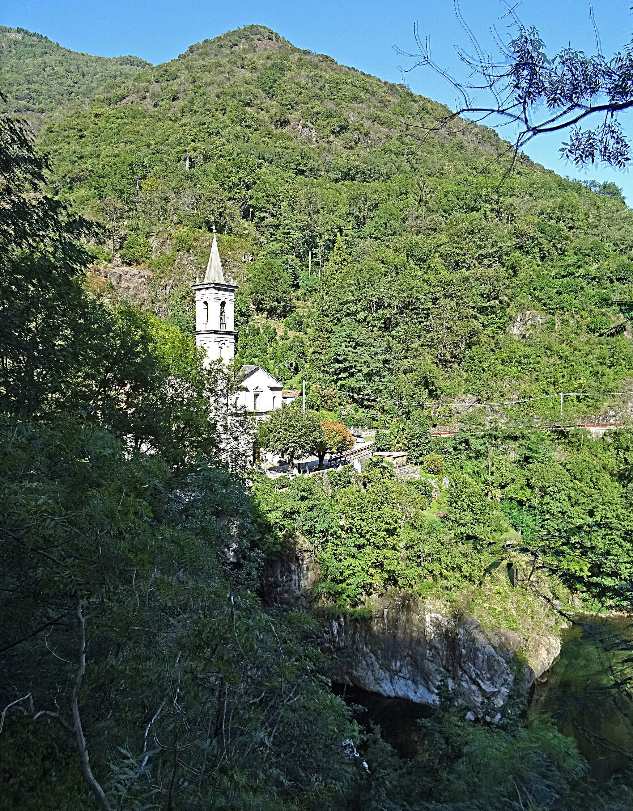 Photo showing: Kirchlein Sant Anna im Valle Cannobina