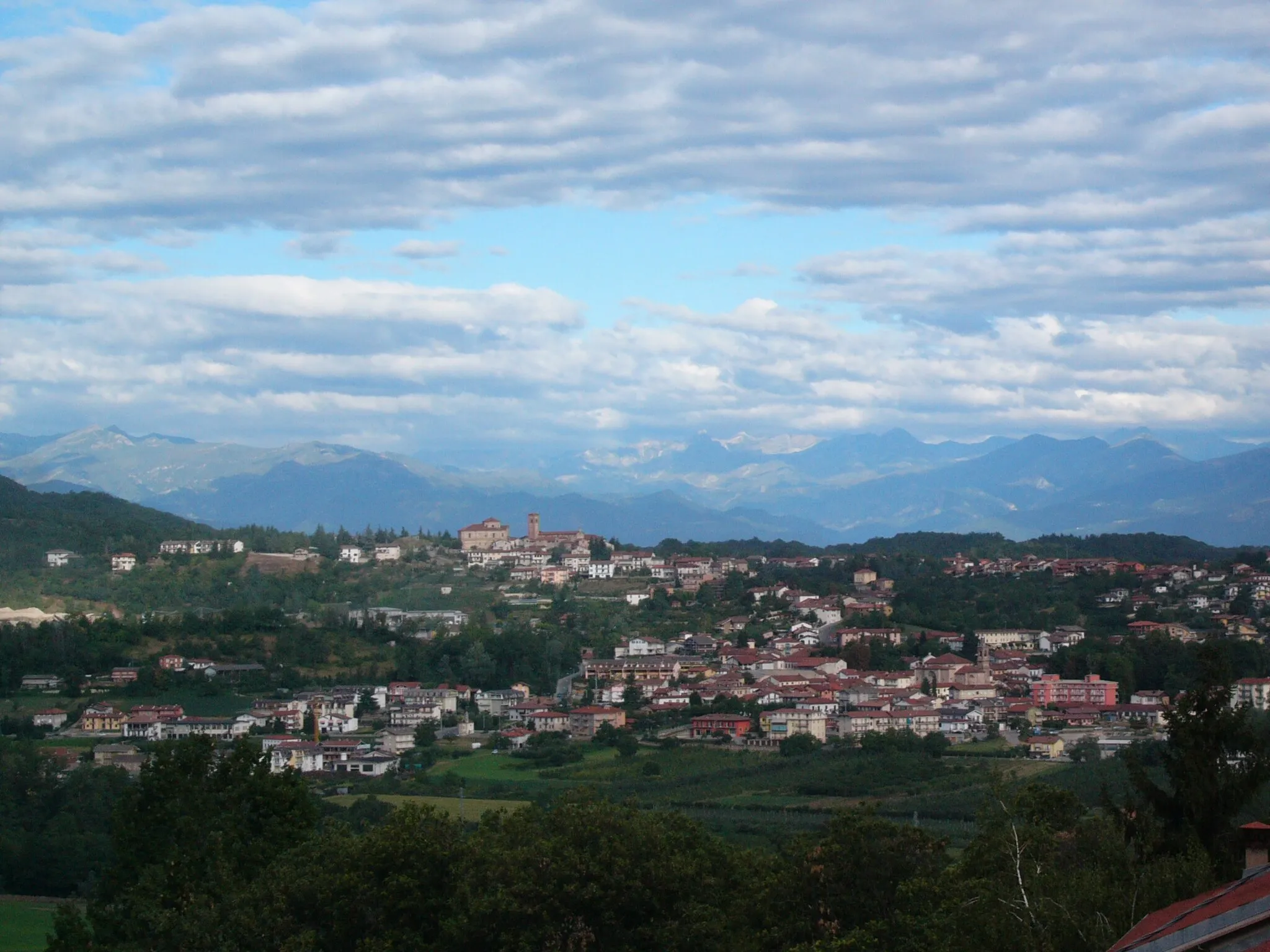 Photo showing: General view of Villanova Mondovì (province of Cuneo, Italy)