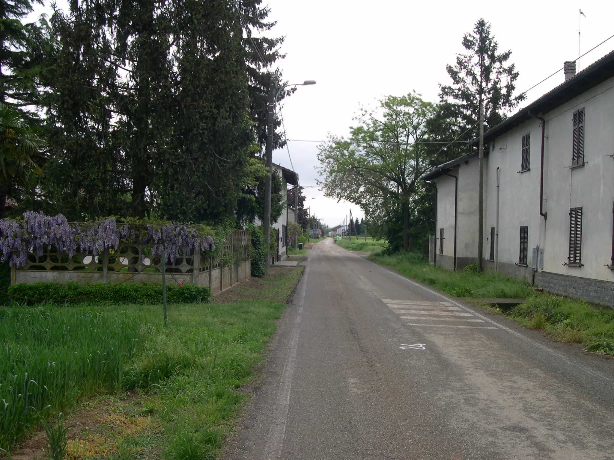 Photo showing: Alcune abitazioni di Filippona, piccola frazione di Lobbi