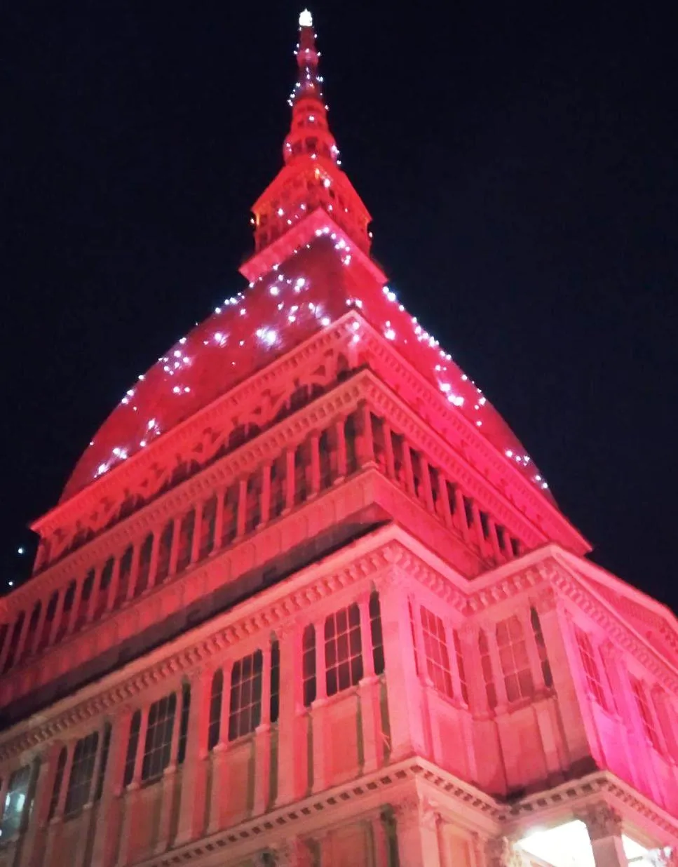 Photo showing: Mole Antonelliana illuminata di rosso