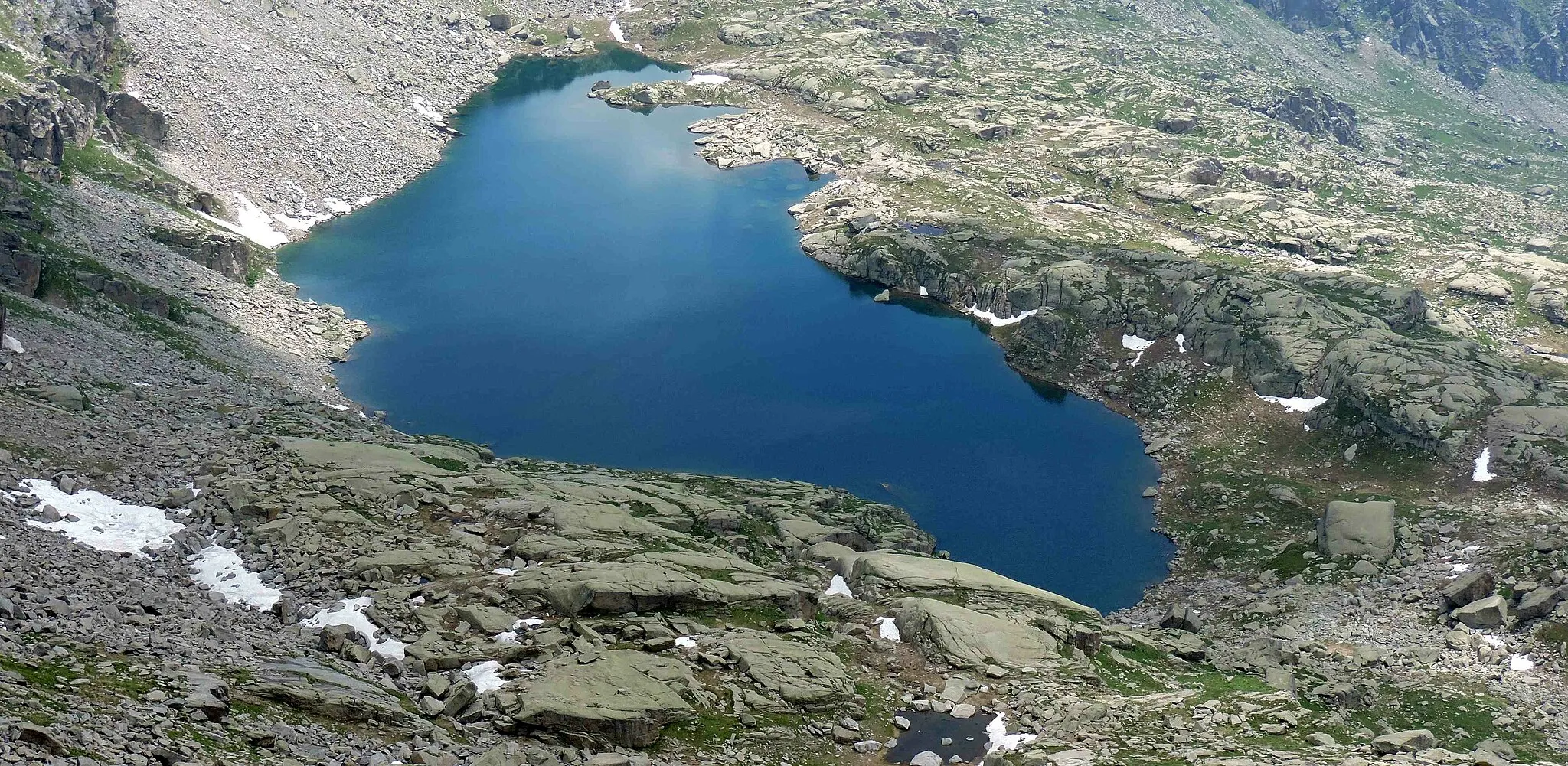 Photo showing: Il lago Grande di Unghiasse (Alpi Graie) visto dal da versante sud del monte Bellagarda