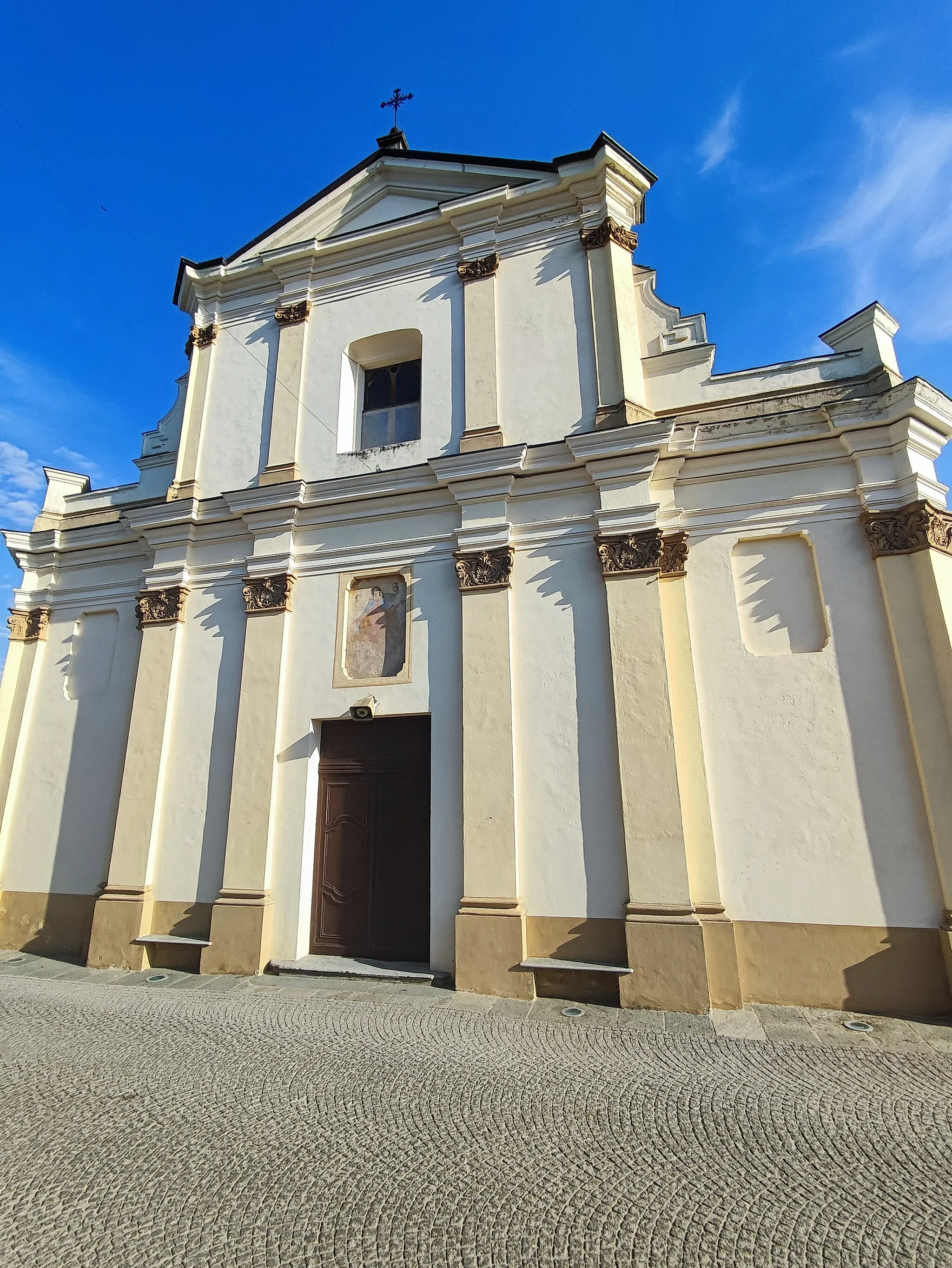 Photo showing: church building in Morra del Villar, Villar San Costanzo, Italy