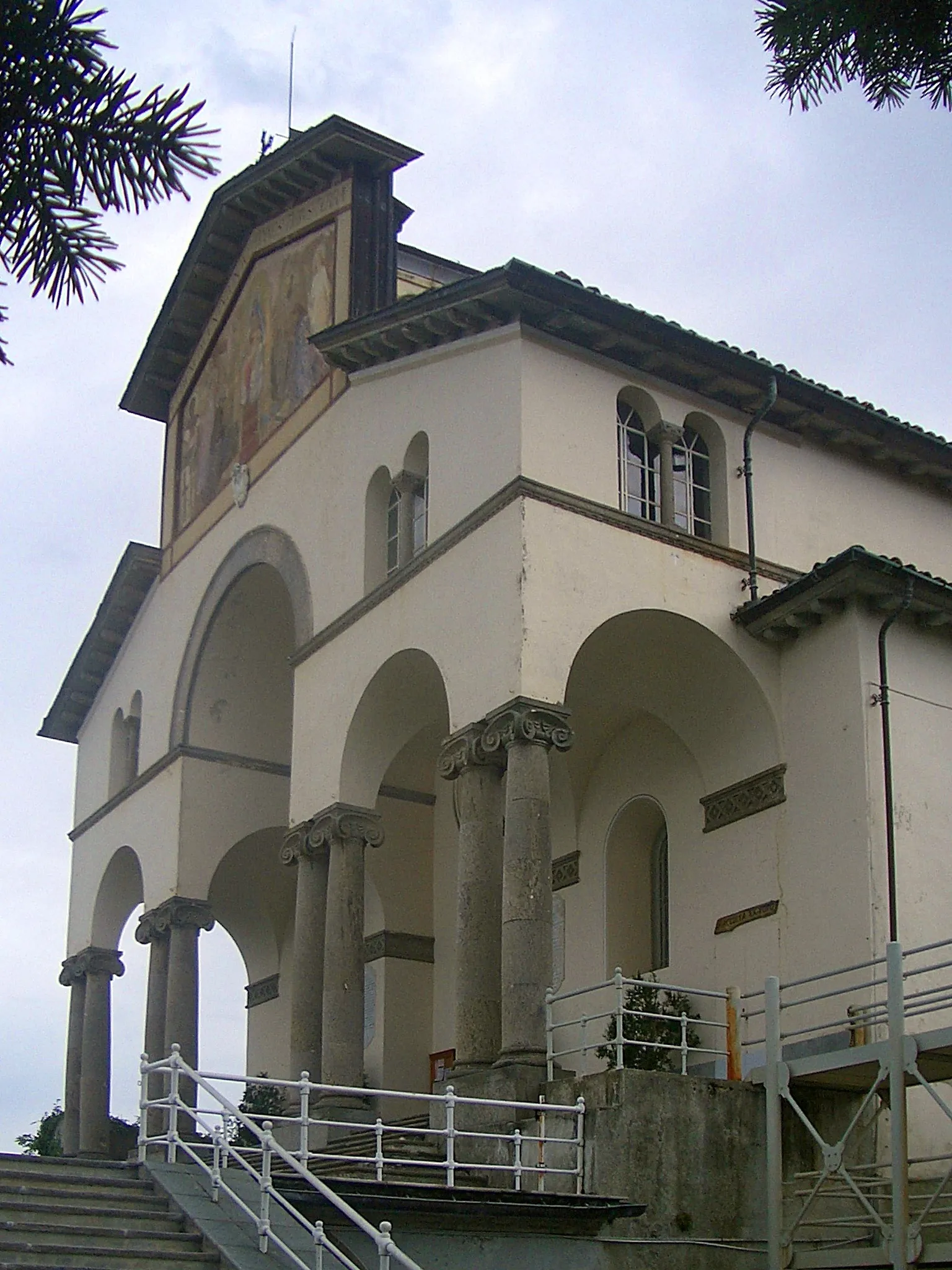 Photo showing: Sacro Monte di Belmonte, view of the sanctuary