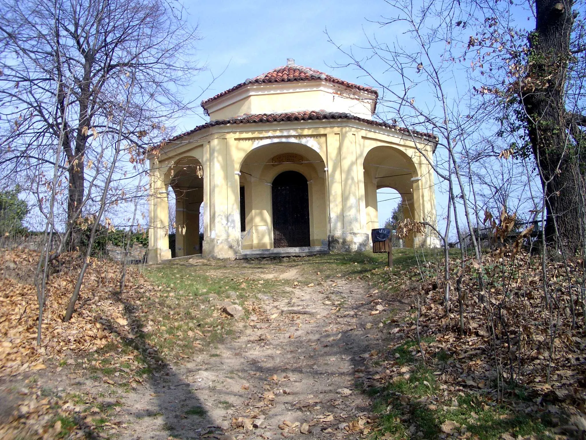 Photo showing: Santuario di Belmonte (Turin, Italy), The Crucifixion chapel