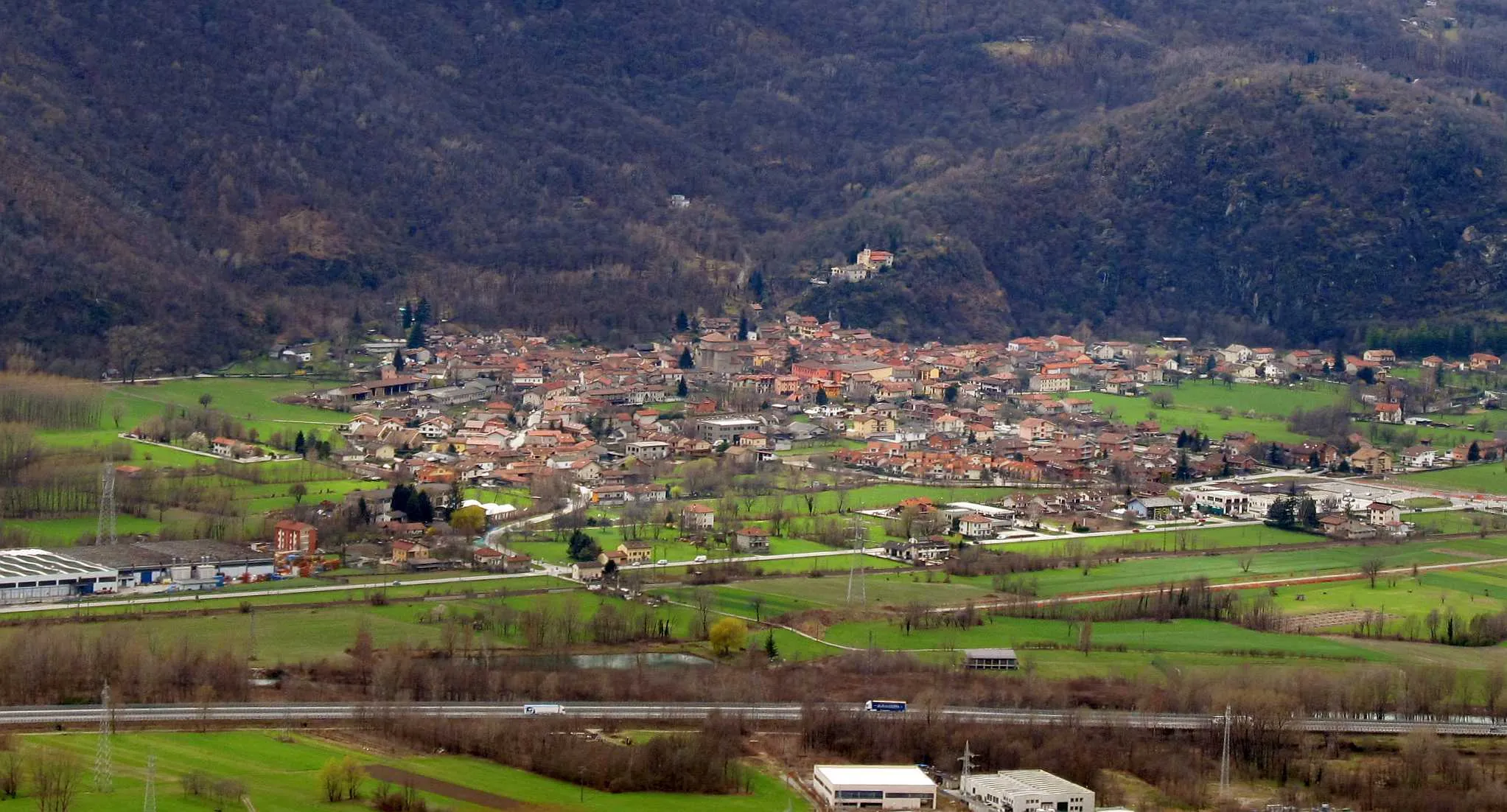 Photo showing: Vaie (TO, Italy) from truc del Serro