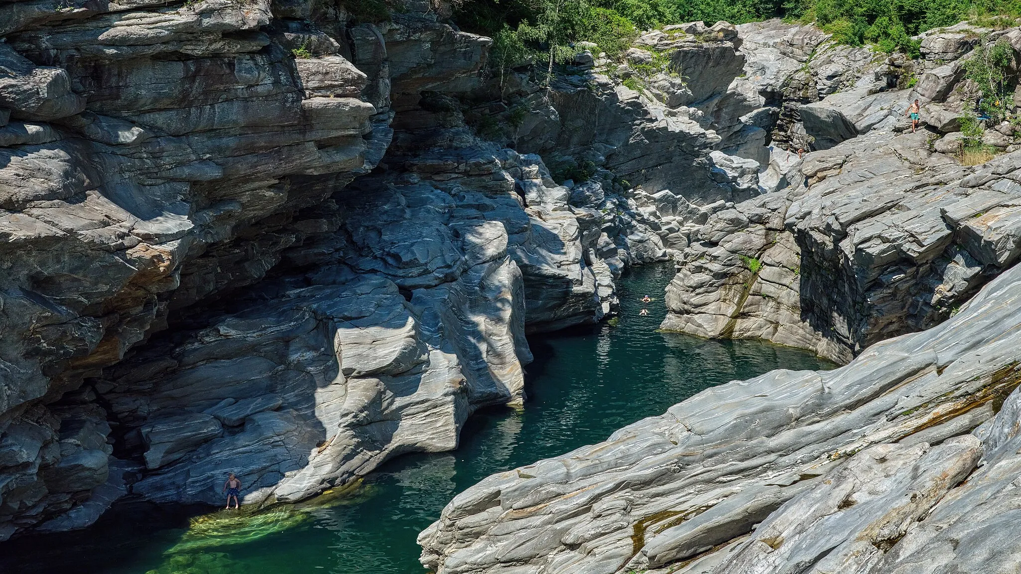 Photo showing: Maggia River in Ponte Brolla, Switzerland