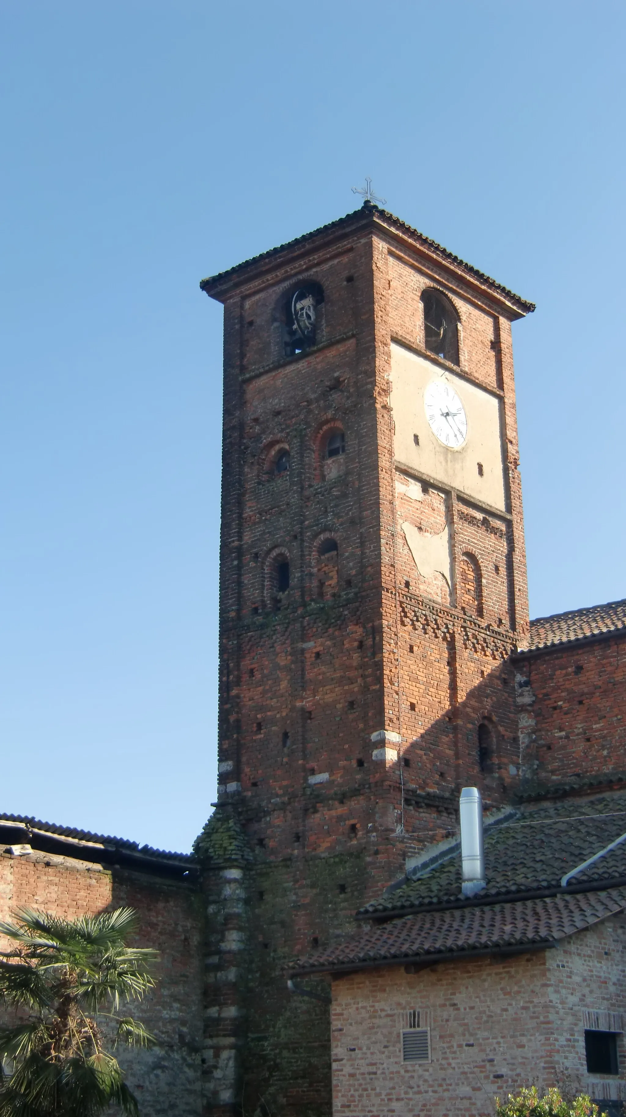 Photo showing: San Genuario (village of the municipality of Crescentino) San Genuario church, bell-tower, XII century