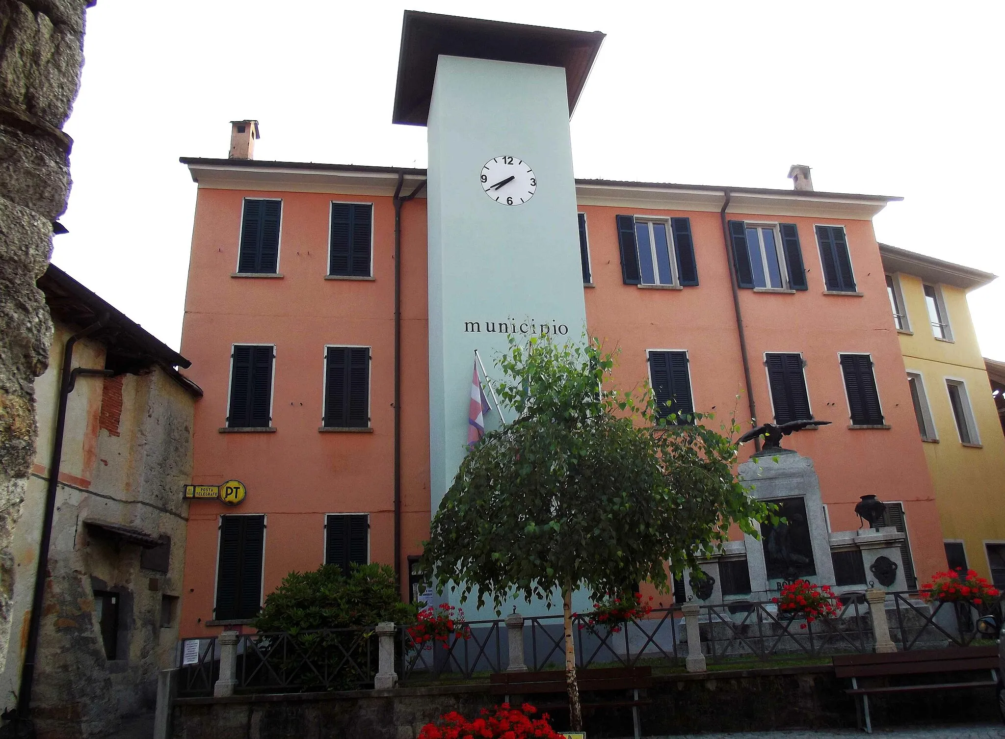 Photo showing: Boleto (Madonna del Sasso, VB, Italy): town hall