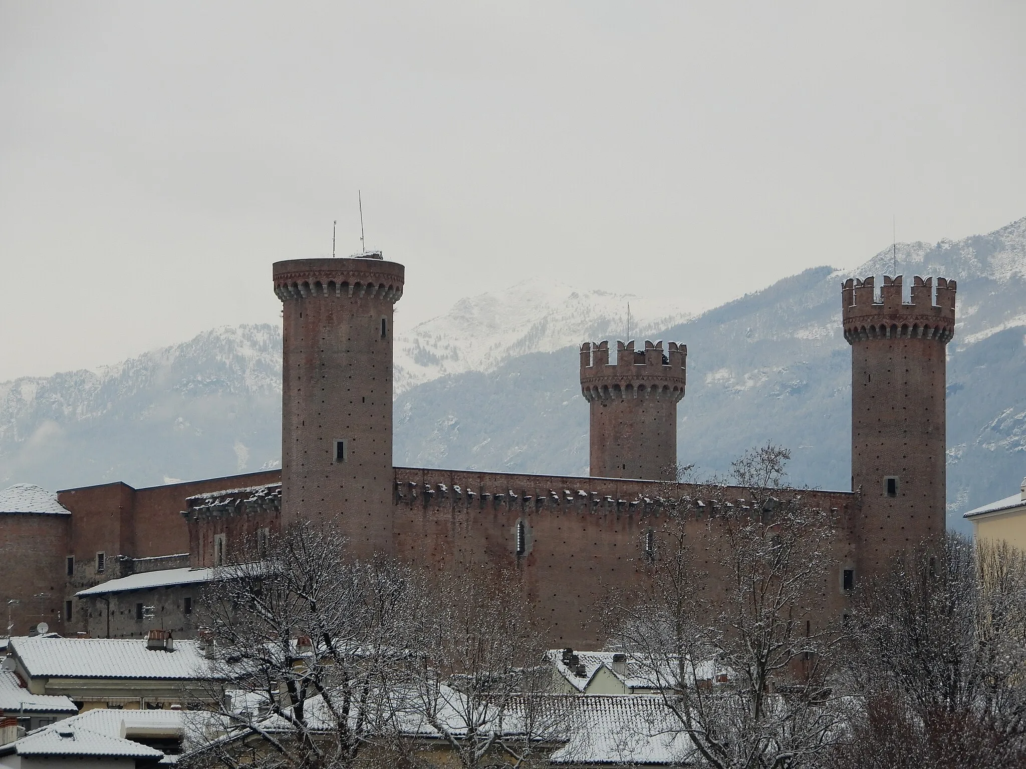 Photo showing: Veduta invernale del castello di Ivrea