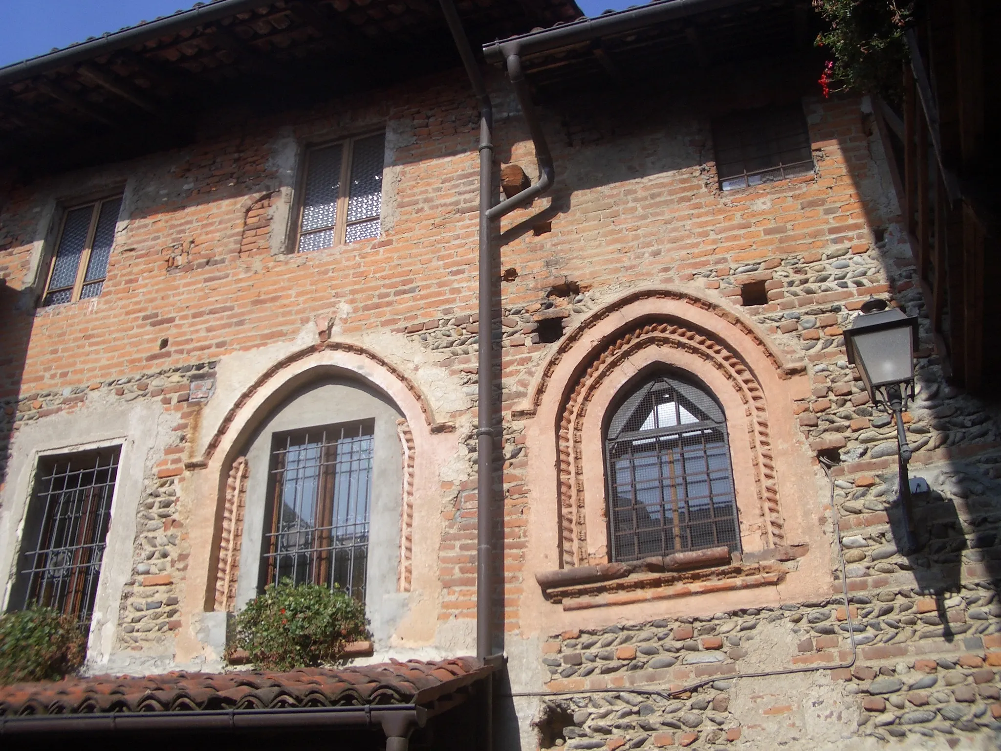 Photo showing: Ghemme, view of the “ricetto” (small fortified area used in Italian villages for protection of the residents in case of attack)