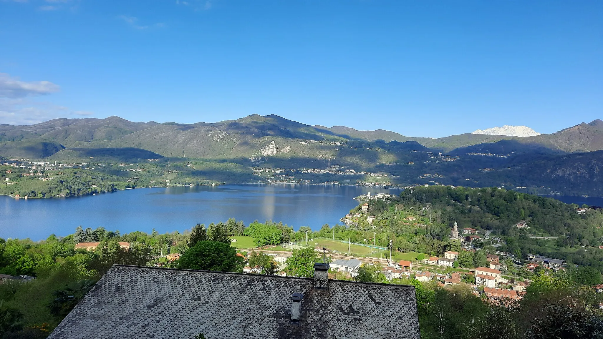 Photo showing: Il lago visto dal Santuario della Madonna della Bocciola