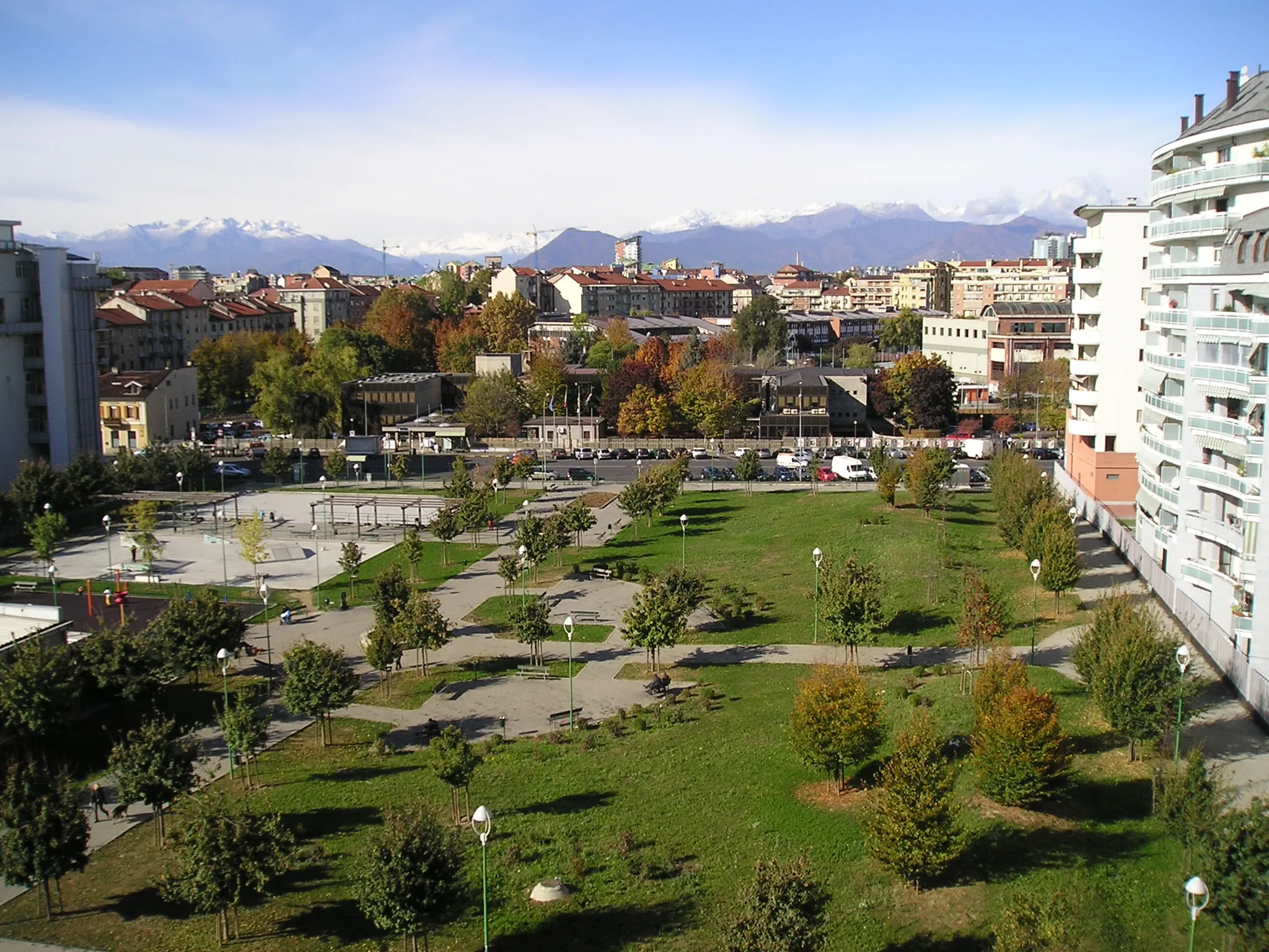 Photo showing: autumn view in Turin Aurora gardens