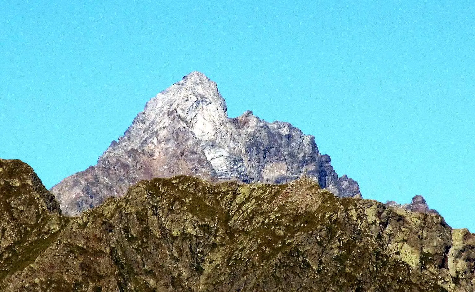 Photo showing: Corno Bianco (Pennine Alps, Italy) from cima d'Ometto