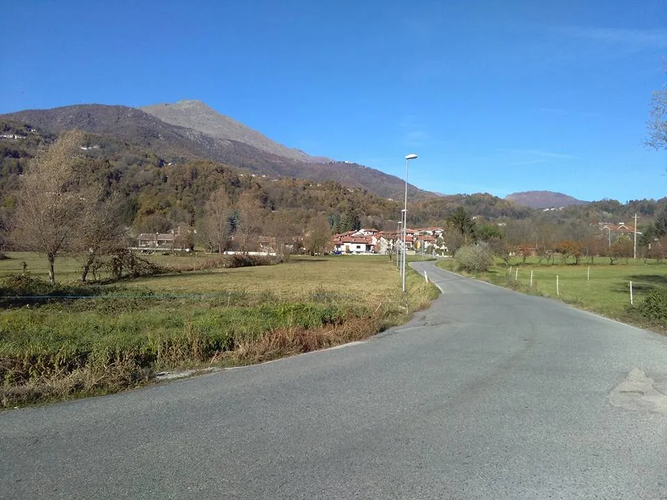Photo showing: L'abitato del Capoluogo di Priacco visto da località Parrocchia, comune di Cuorgnè (To).