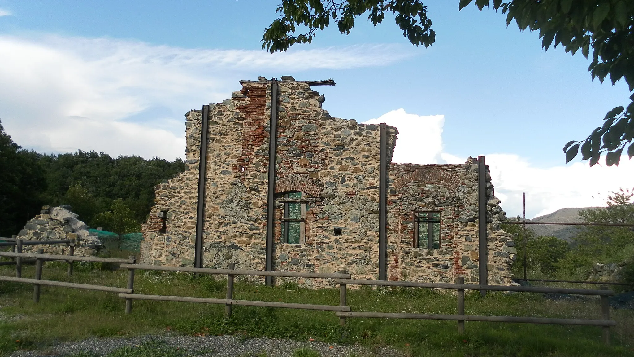 Photo showing: Ruins of Benedicta Abbey, Bosio (AL)