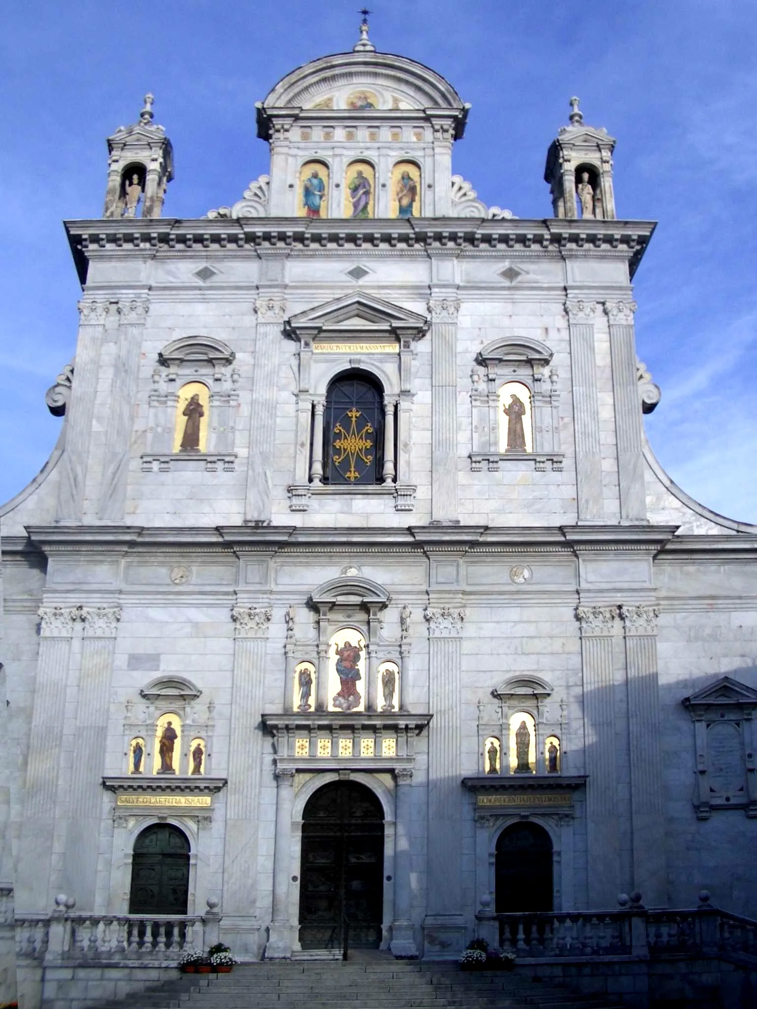 Photo showing: Photo of Basilic church at Sacro Monte di Varallo (XV century), Varallo Sesia (VC), Italy