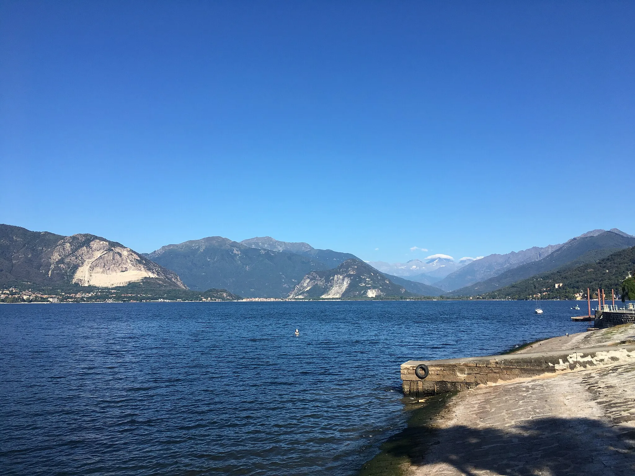 Photo showing: View from the Lake Maggiore (Lago Maggiore) in the town of Suna in Verbania, Italy.