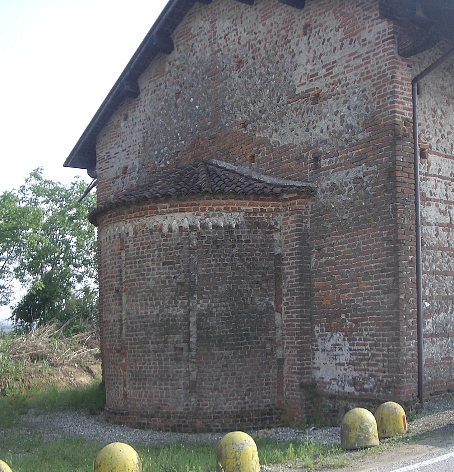 Photo showing: Bellinzago Novarese - Cavagliano, Chiesa di San vito, the romanesque apse
