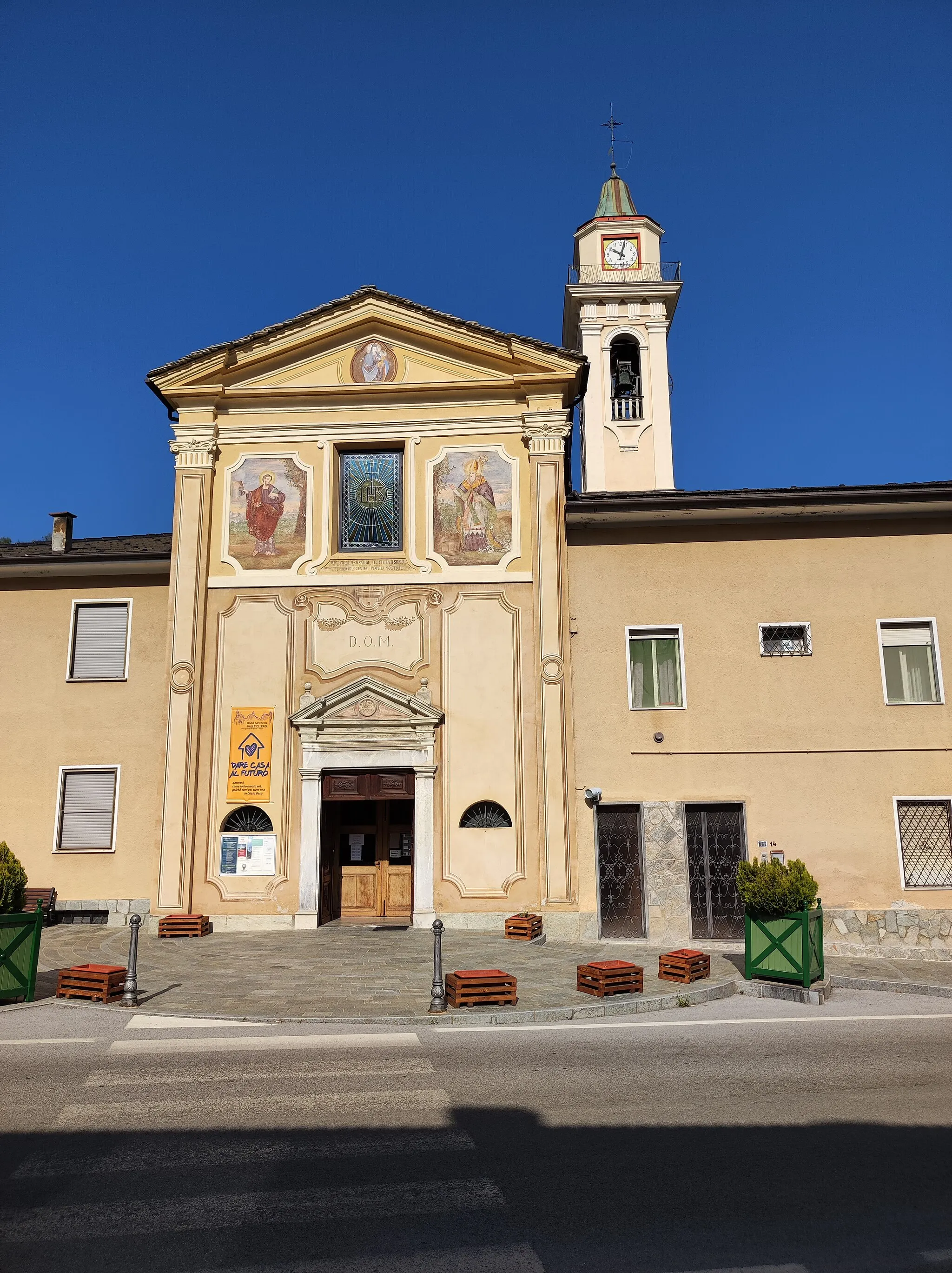 Photo showing: Vista frontale della Chiesa del Santissimo Nome di Maria sita a Lurisia, frazione di Roccaforte Mondovì, Italia
