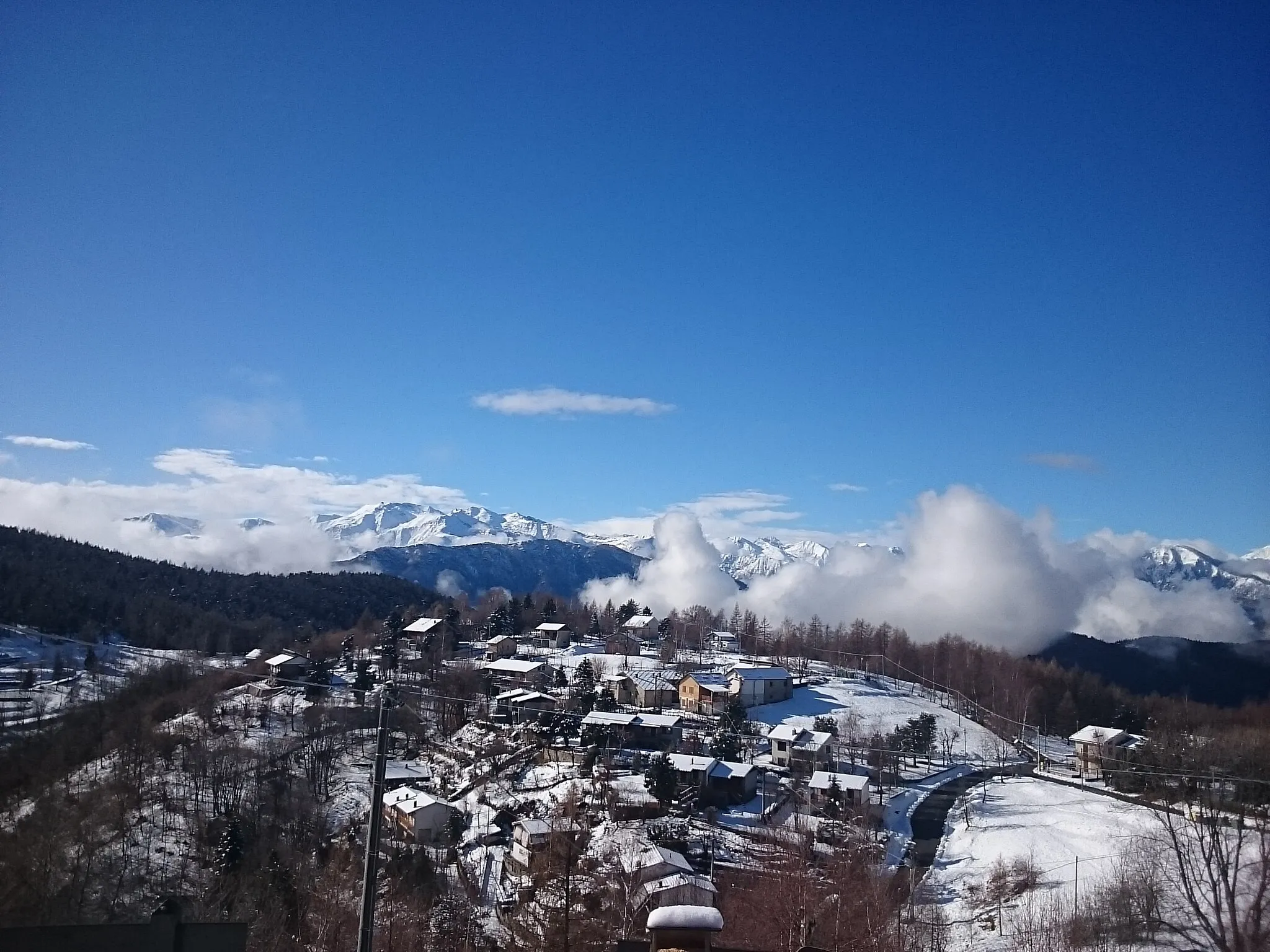 Photo showing: Panorama showing Crò