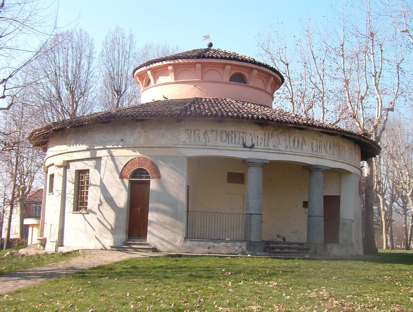 Photo showing: La Rotonda, Vigone, Italy; built in 1825 as an icehouse, currently used for exhibitions