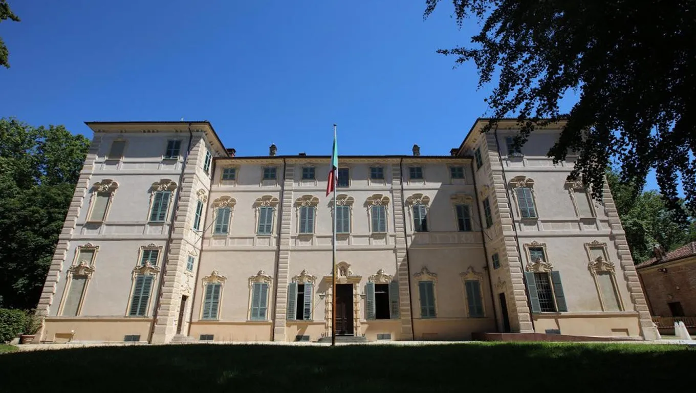 Photo showing: Castello Cavour di Santena. Facciata Memoriale Cavour.