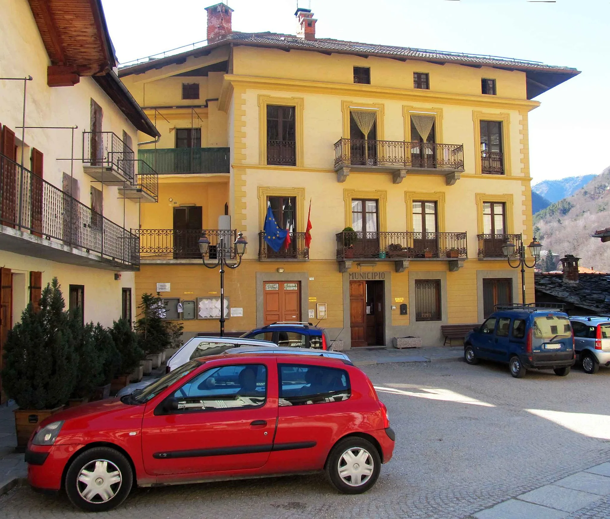 Photo showing: Perrero (TO, Italy): town hall