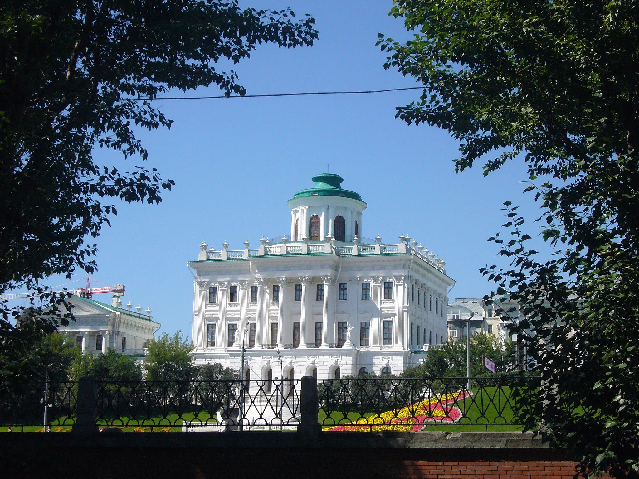 Photo showing: View of Pashkov House at 26 Mokhovaya Street, Moscow, Russia.