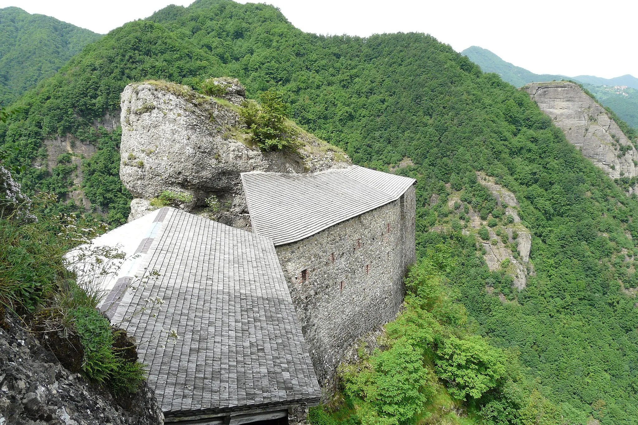 Photo showing: Serie di immagini interne ed esterne del Castello della Pietra di Vobbia, Liguria, Italia