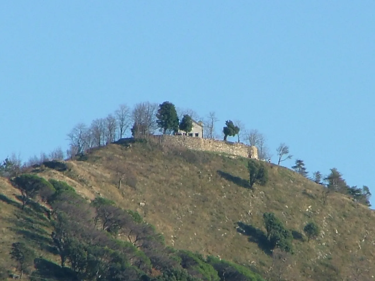 Photo showing: Una veduta del monte di Santa Croce