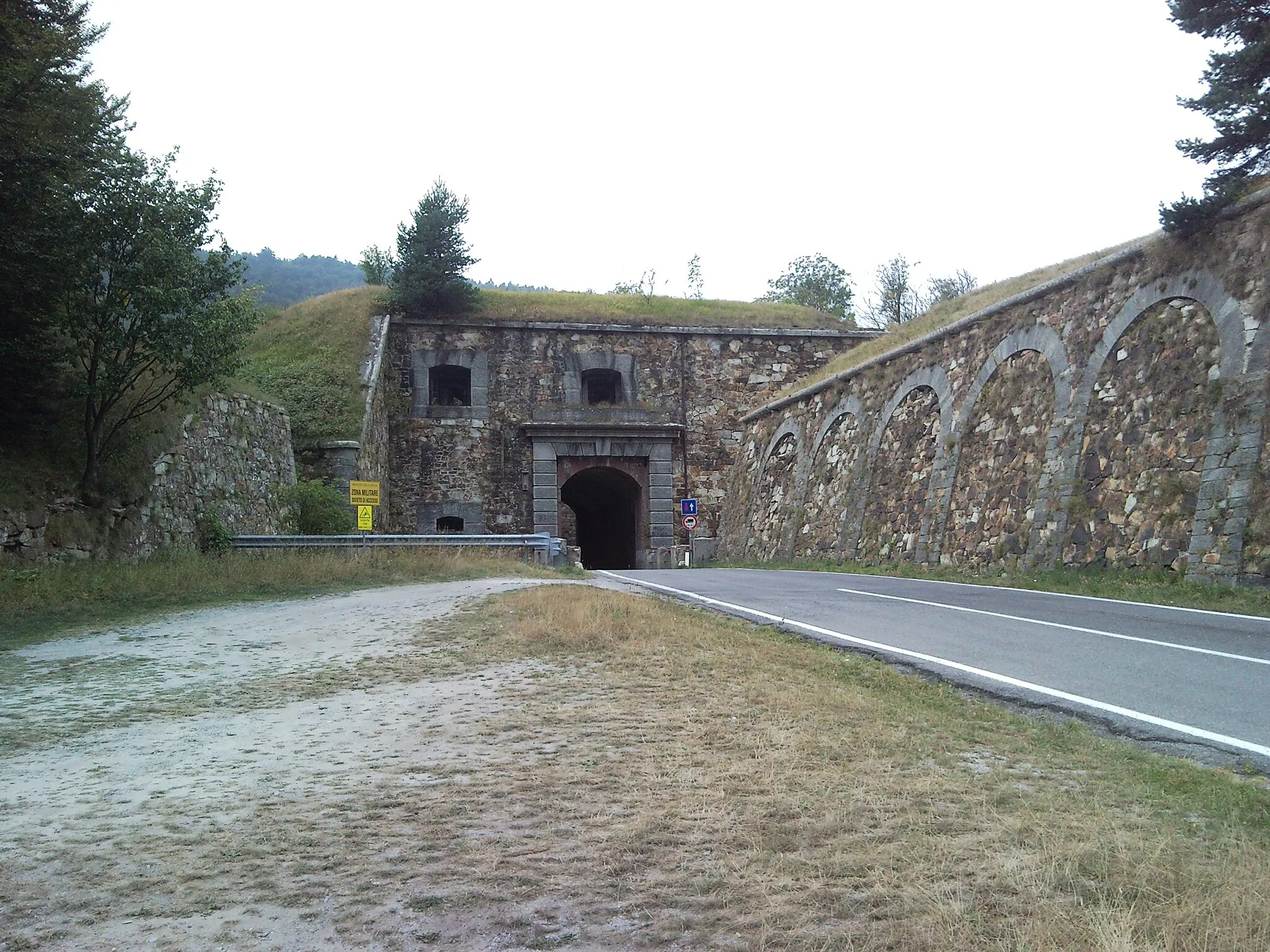 Photo showing: Forte Centrale al Melogno