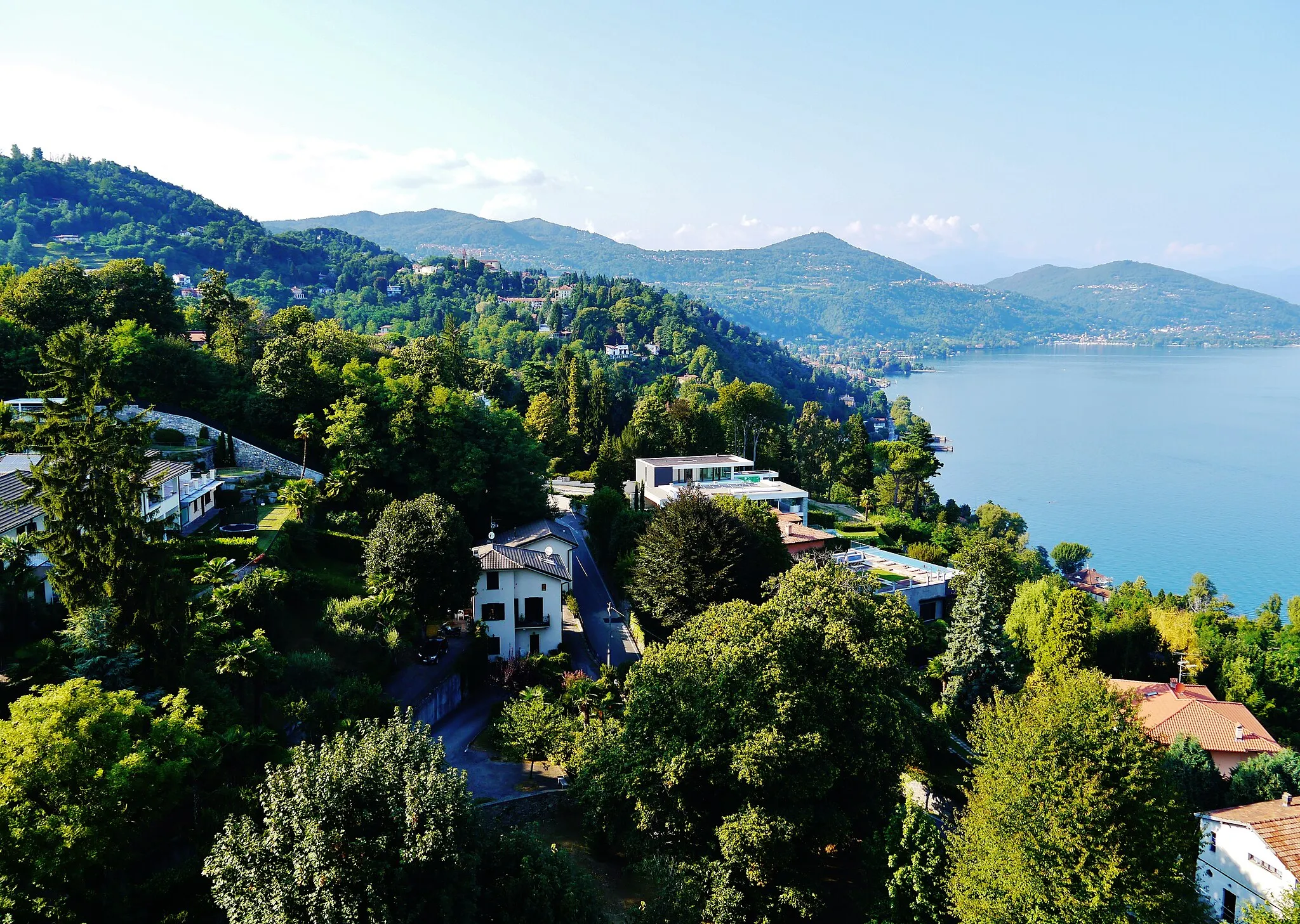 Photo showing: View from the Colossus of St. Charles Borromeo to Dagnente, Arona, Province of Novara, Region of Piedmont, Italy