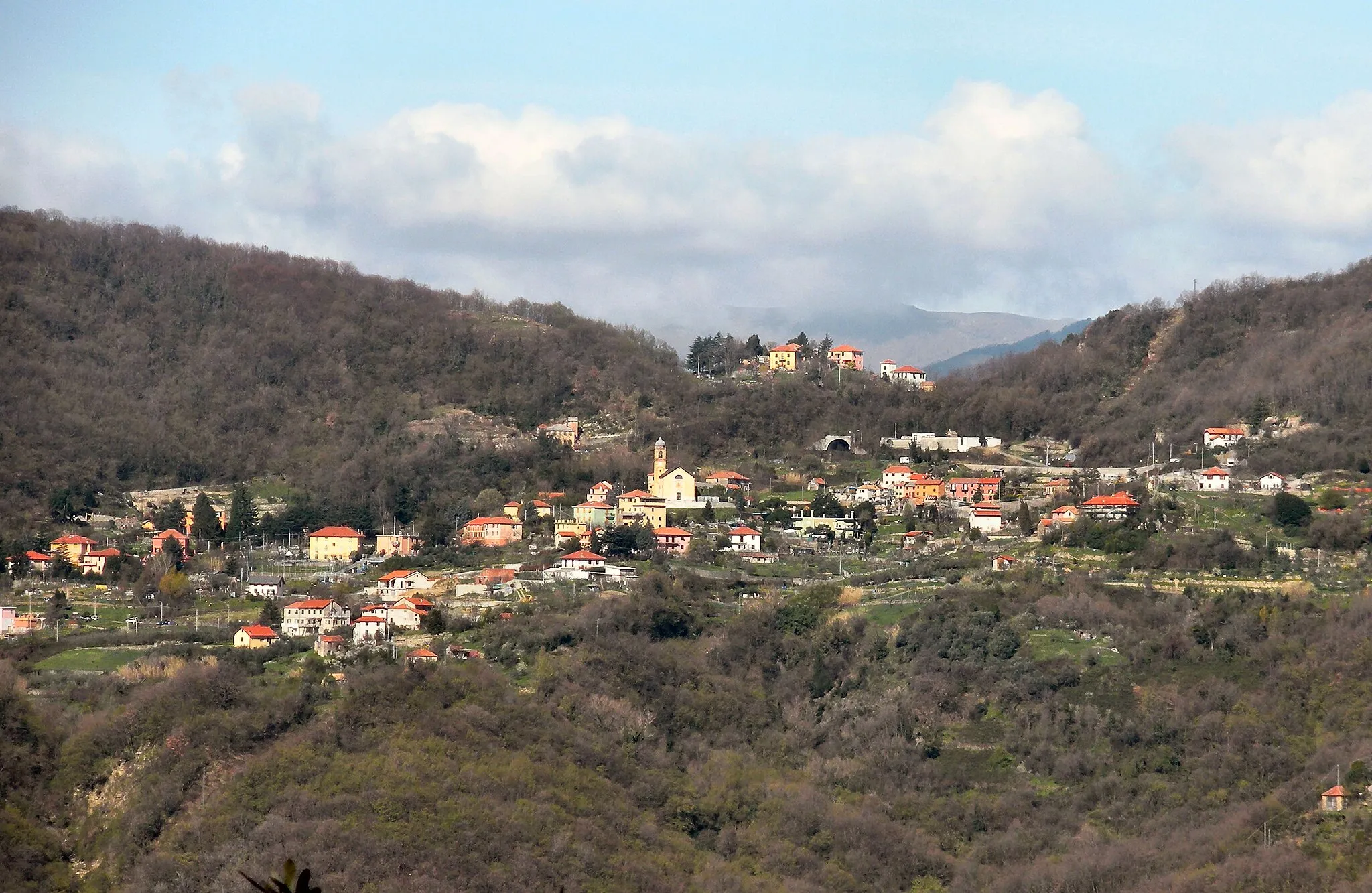 Photo showing: Panorama di Pino Soprano (Molassana, quartiere di Genova)
