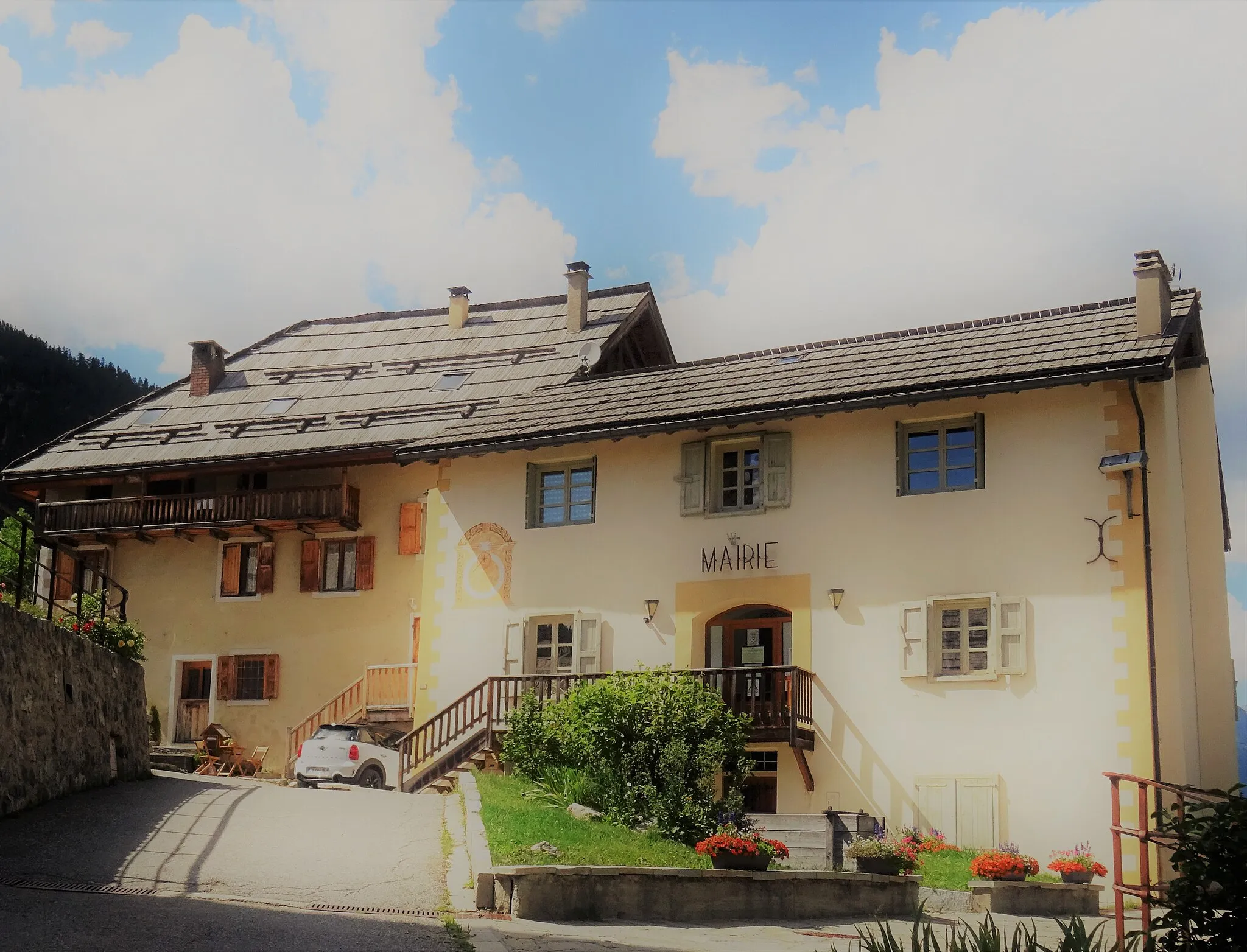 Photo showing: autre vue de la mairie de Val-des-Prés