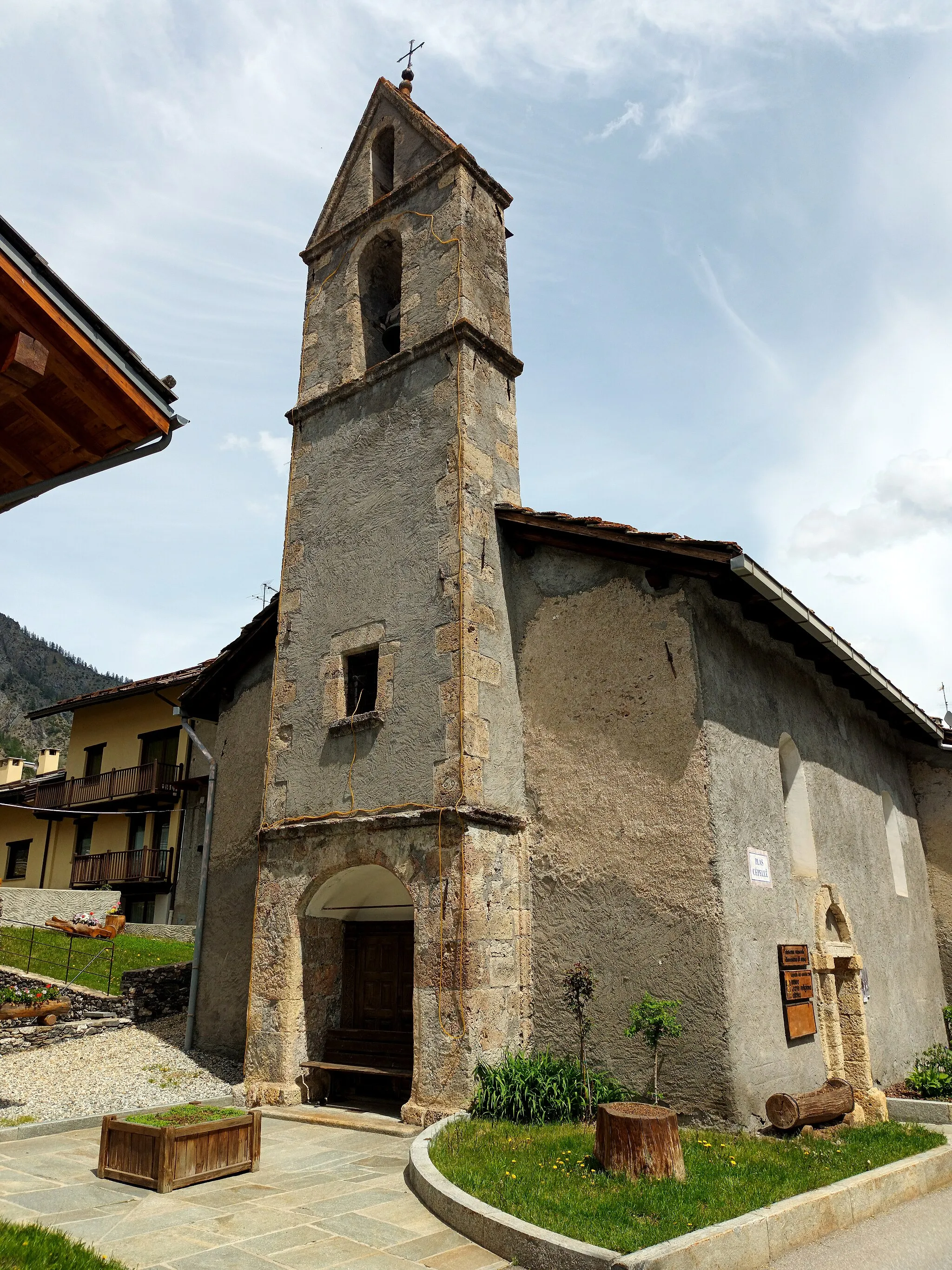 Photo showing: Chapel of the Madonna del Carmine, Melezet in Bardonecchia, Italy which also houses the Museo di Arte Religiosa Alpina (Museum of Alpine Religious Art)