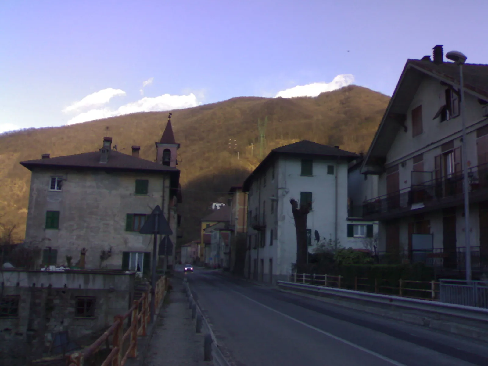 Photo showing: vista della frazione di it:Pietrabissara, it:Isola del Cantone (GE)