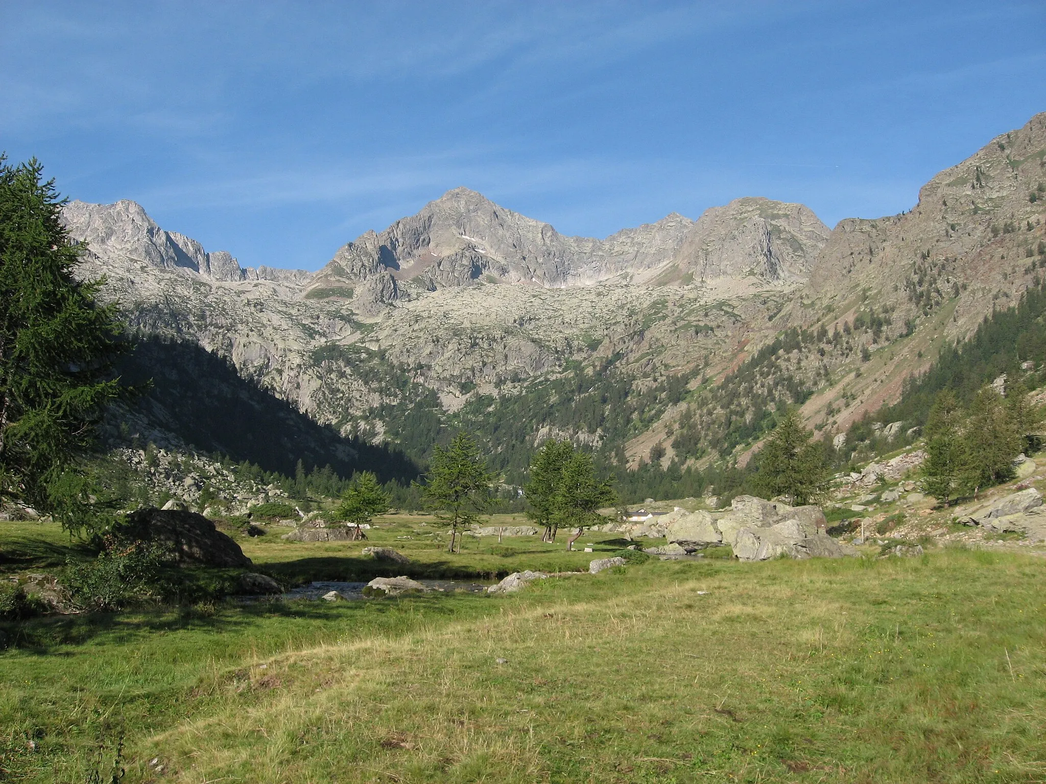 Photo showing: Pian del Valasco - in the upper Valle Gesso (Cuneo-CN) and Parco naturale delle Alpi Marittime, Italian Maritime Alps, Piedmont, Italy