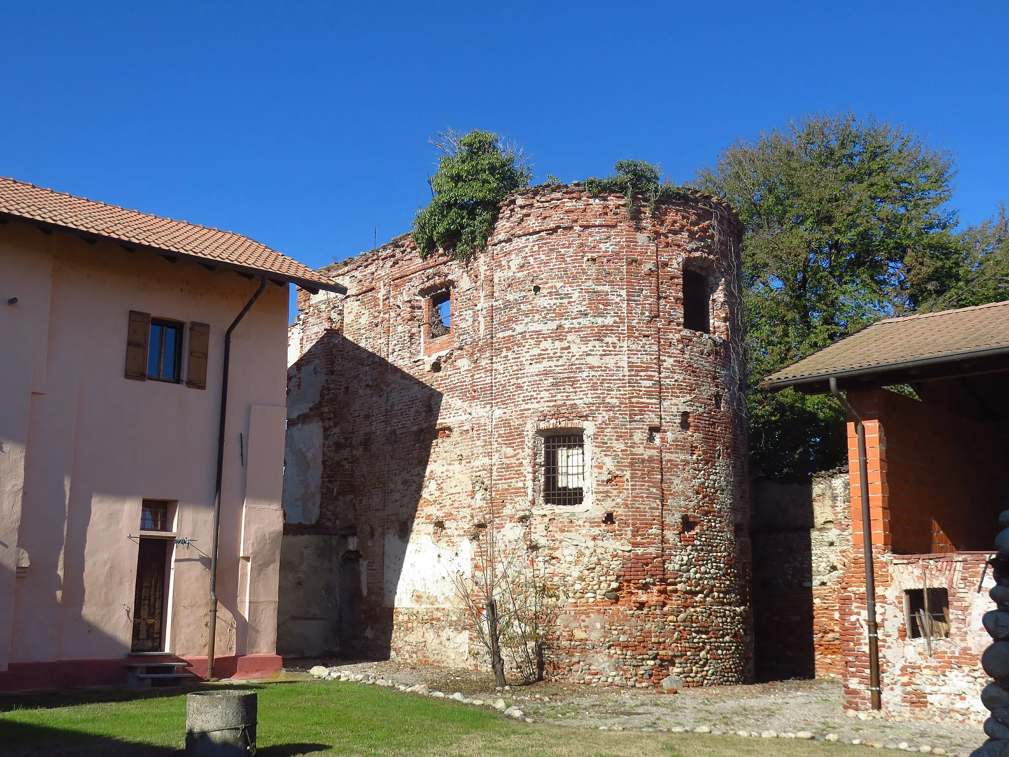 Photo showing: Castellazzo Novarese Ruderi Pieve di Santa Maria in Camoieda