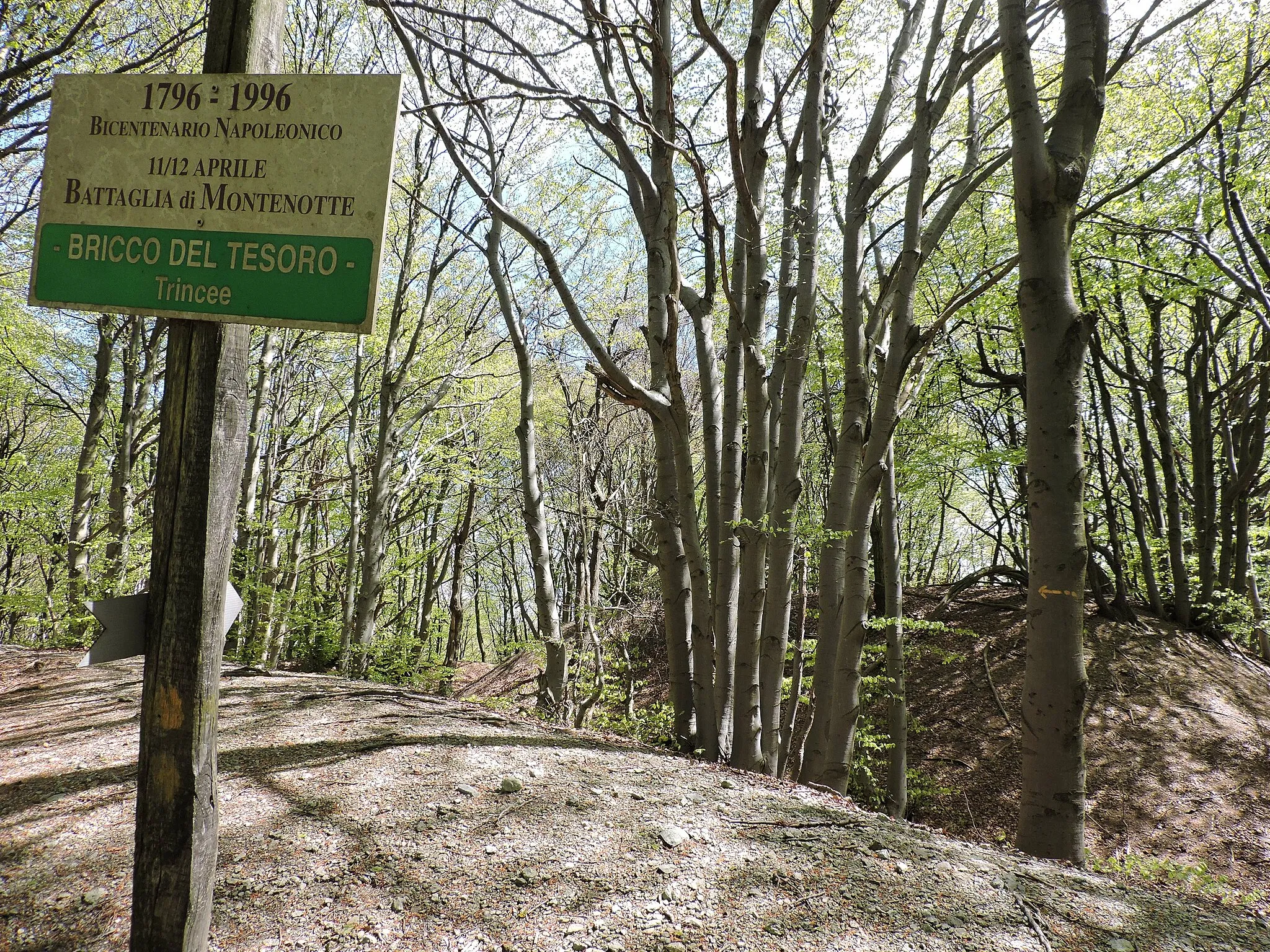 Photo showing: Sign on Bricco del Tesoro (SV, Italy)