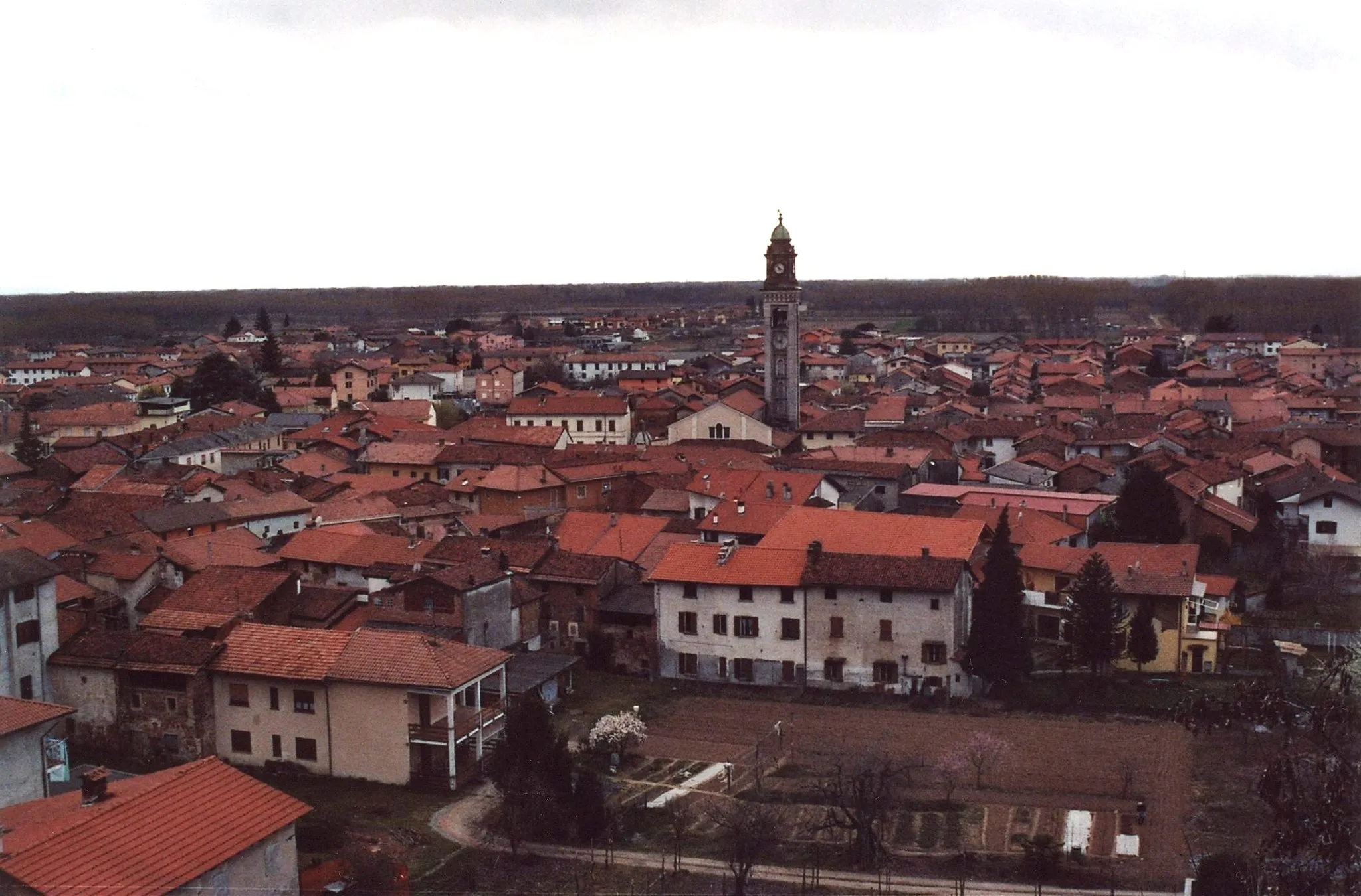 Photo showing: Fara Novarese (NO), panorama.
