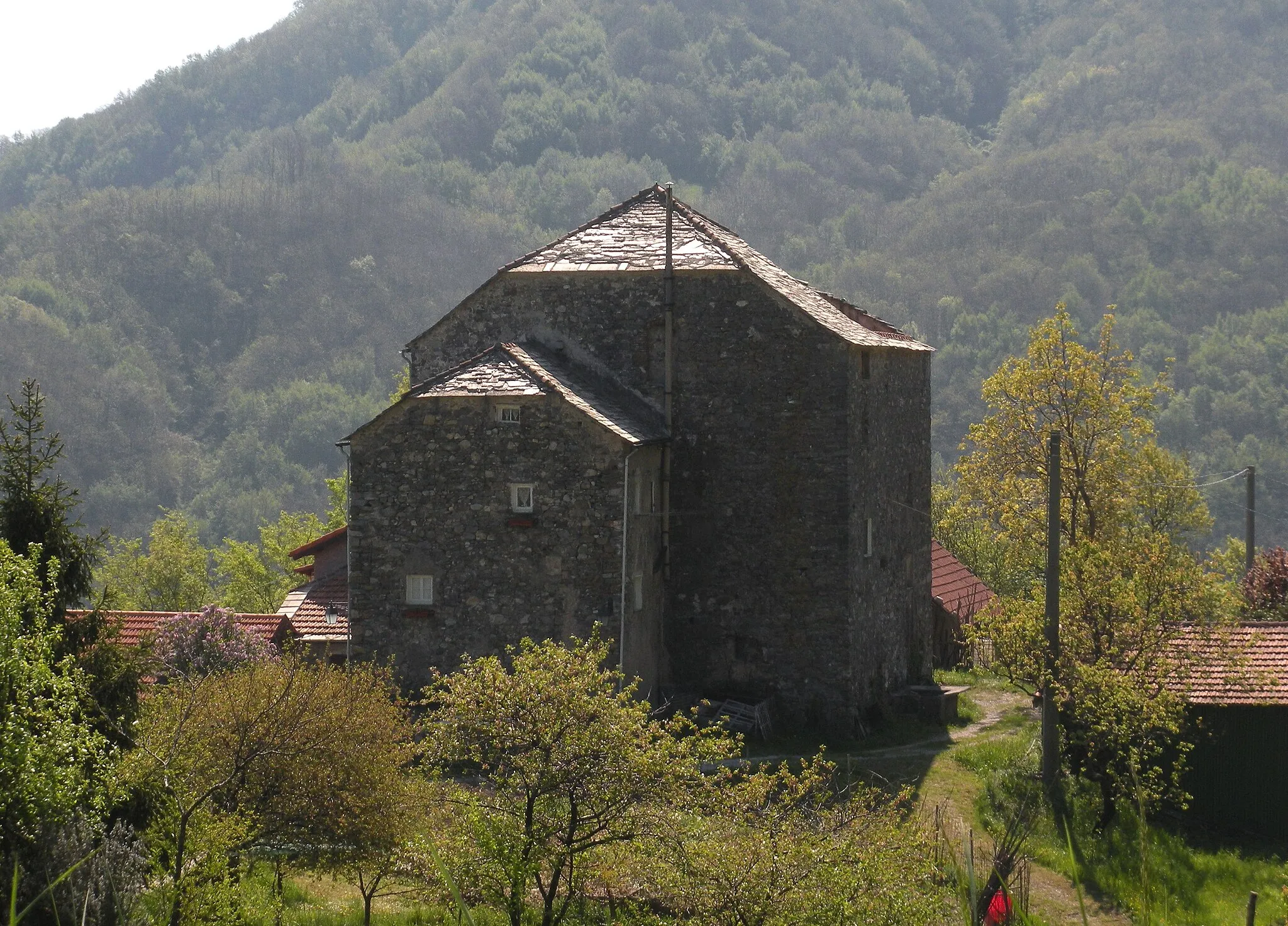 Photo showing: Ceranesi, province of Genoa, Italy, the building called "Paxo", in the village of Torbi