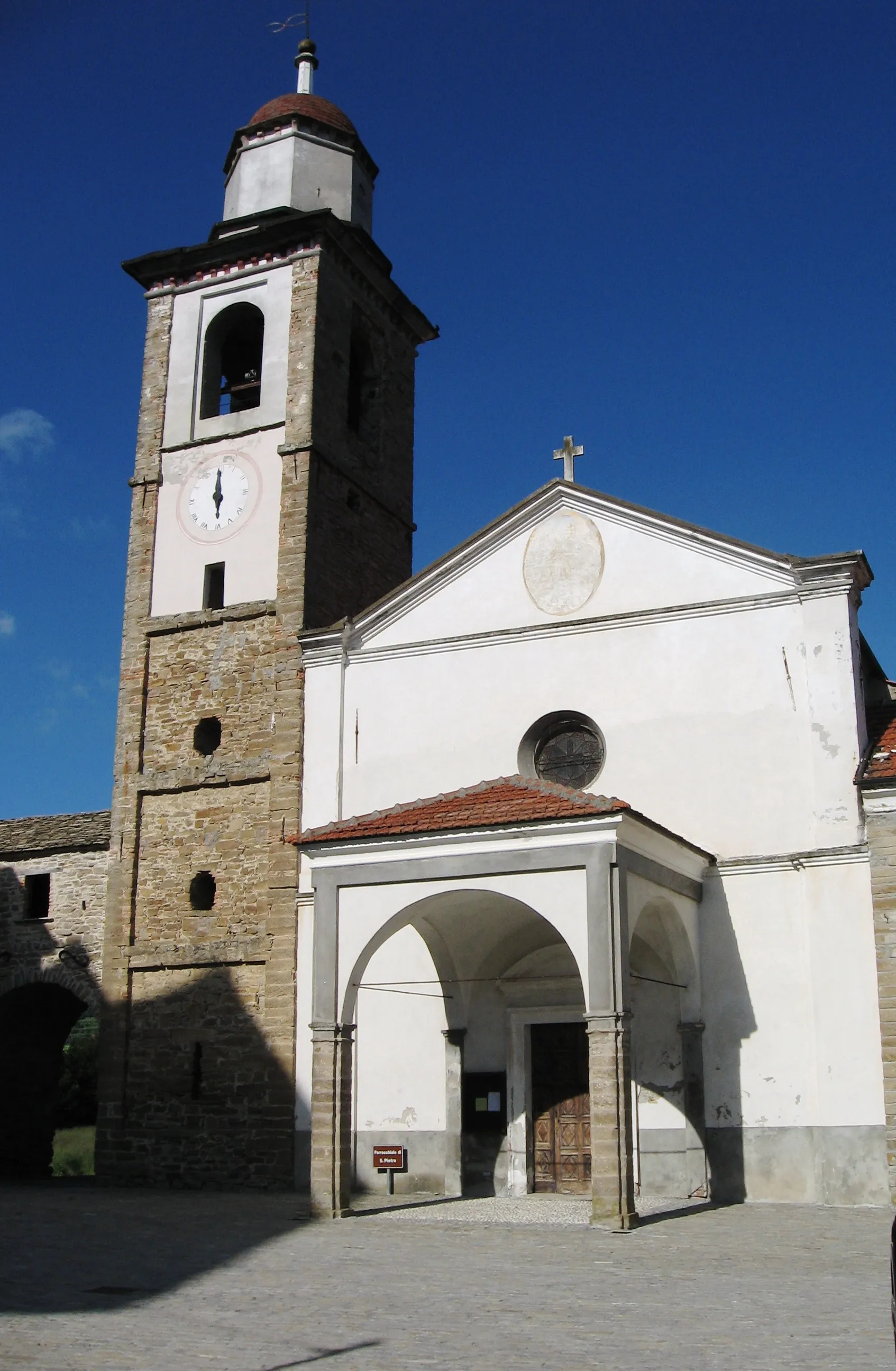 Photo showing: Pezzolo Valle Uzzone. Gorrino_Chiesa_Parrocchiale_di_San_Pietro_In_Vincoli