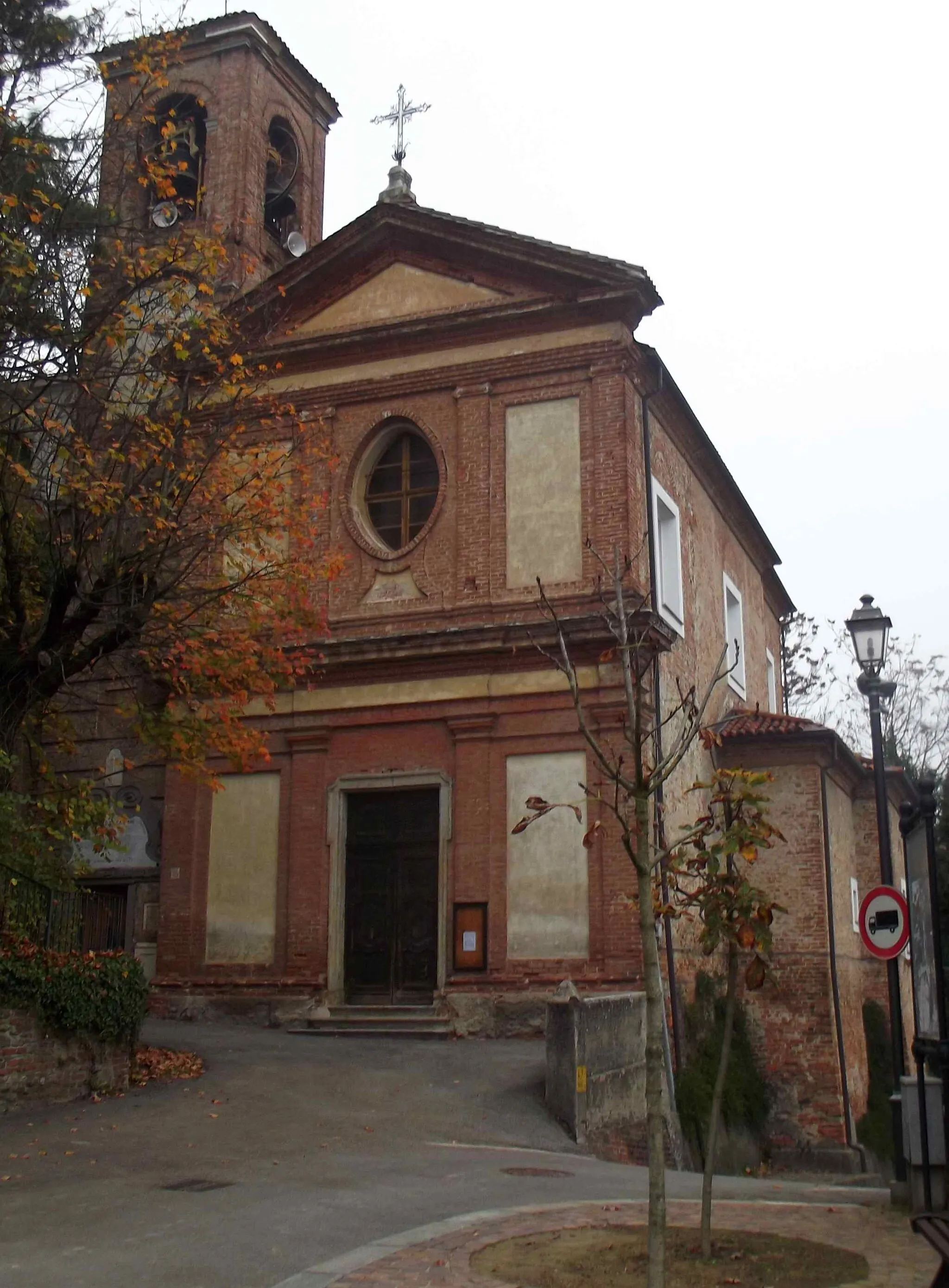 Photo showing: Bussolino (Gassino, TO, Italy): Saint Andrew and Nicolaus church