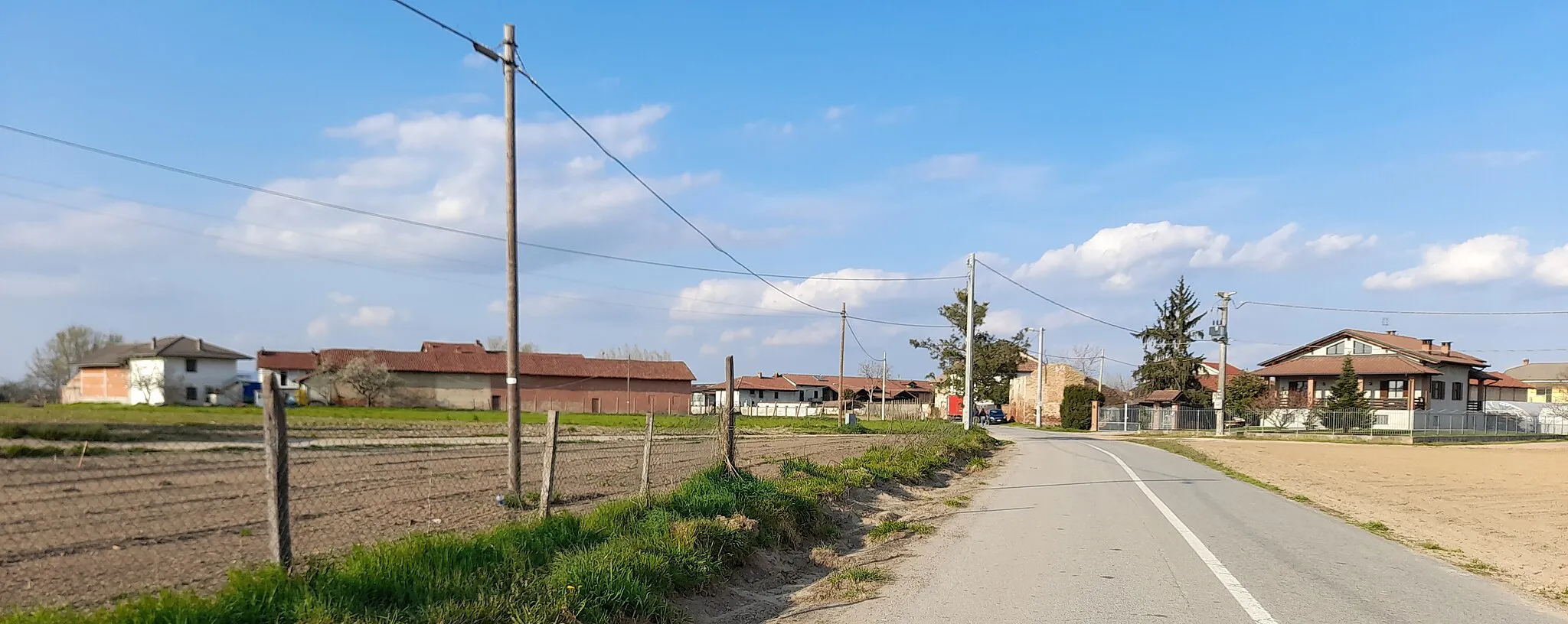 Photo showing: Vista della frazione di Pochettino, la frazione meno popolosa di Carmagnola, circa 20 abitanti. Scattata nel periodo primaverile, fine marzo 2021.