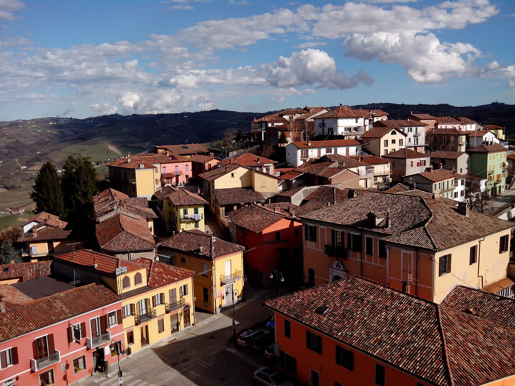 Photo showing: View over Diano d'Alba