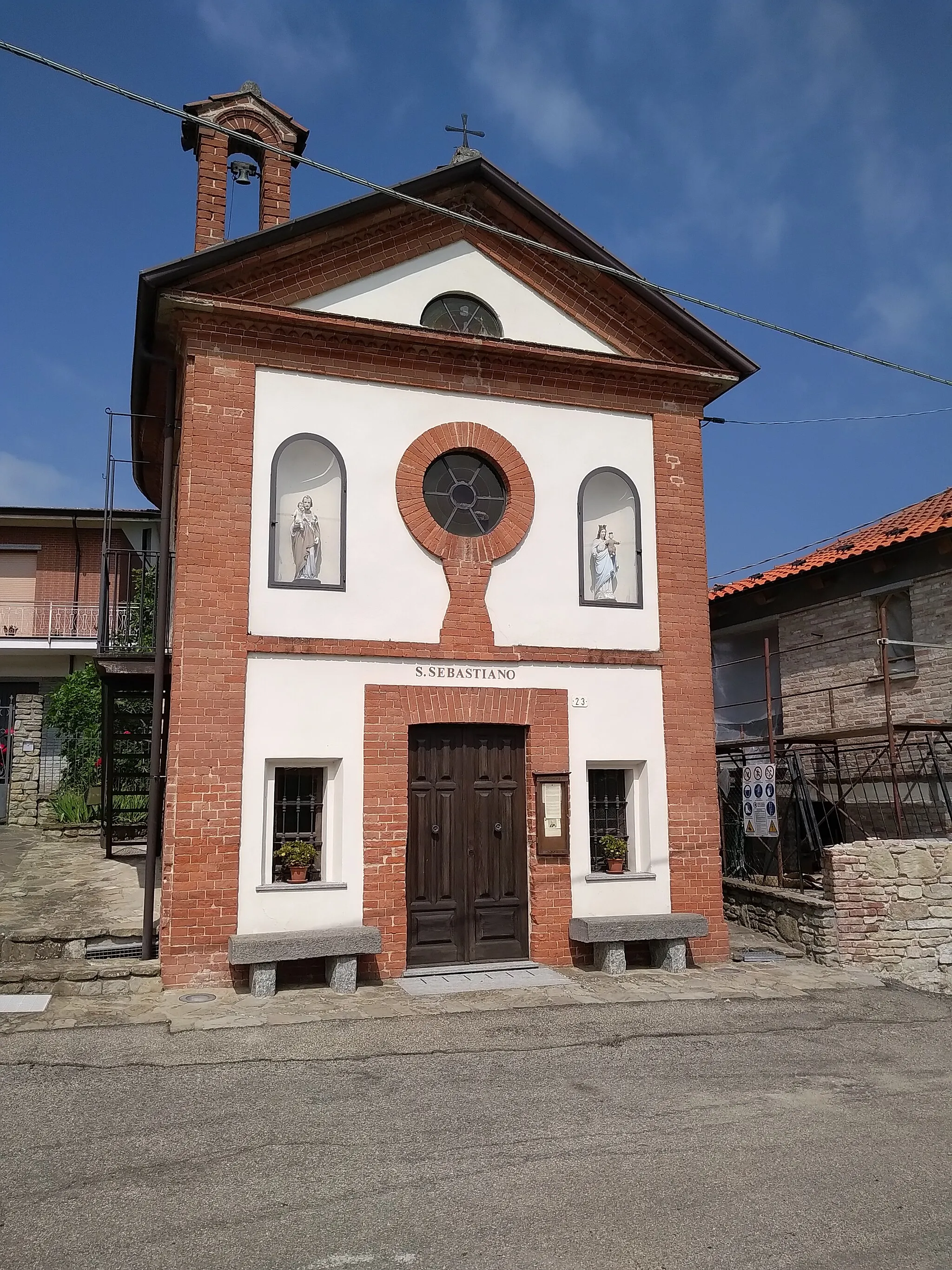 Photo showing: facciata principale della chiesetta di San Sebastiano a Diano d'Alba